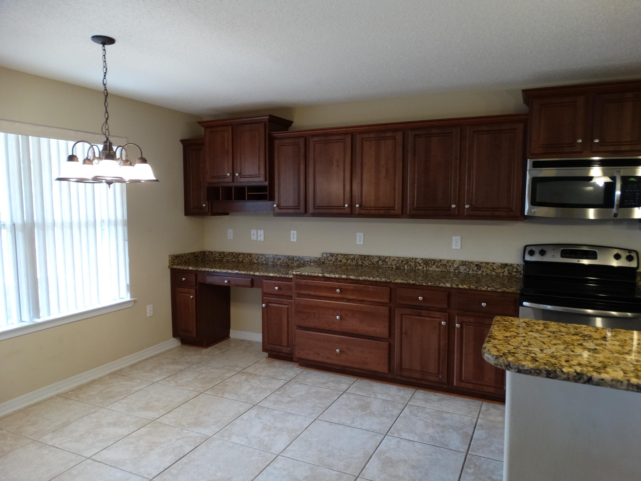 BROOKE ESTATES PH II - Residential Lease