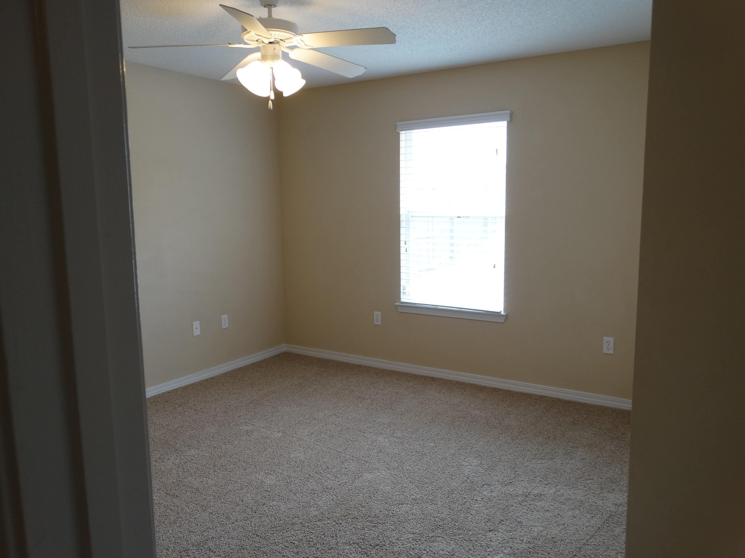 BROOKE ESTATES PH II - Residential Lease
