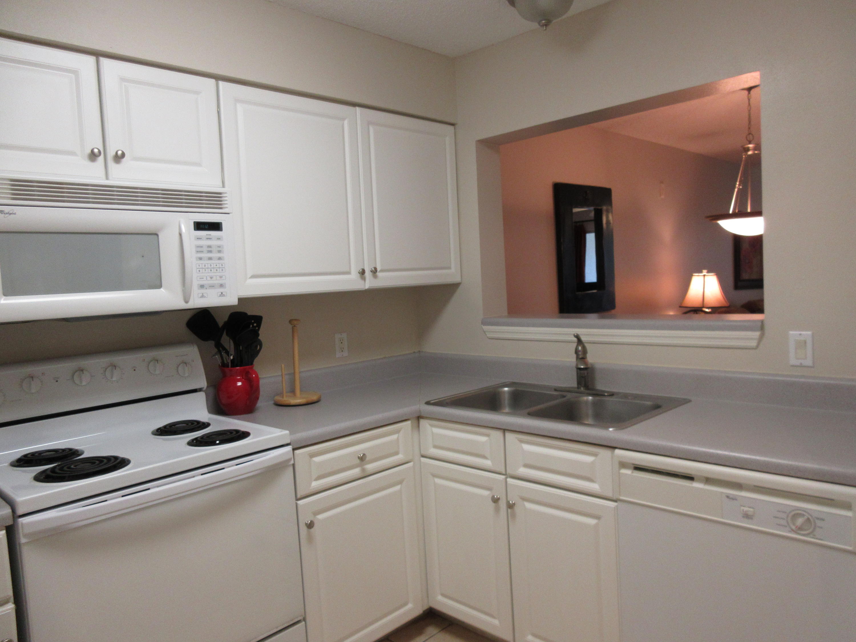 FLORIDA CLUB - Residential Lease