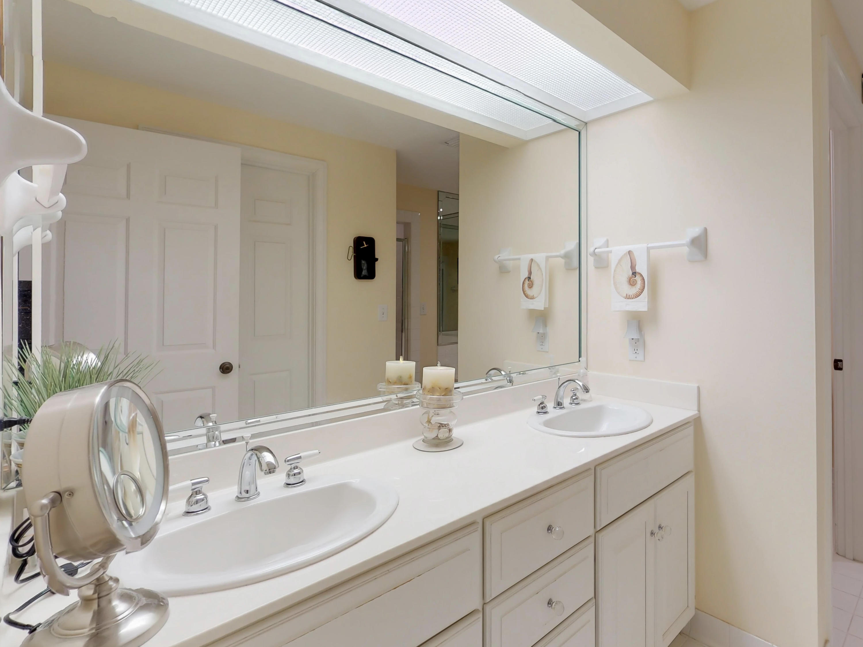 SOUTHWINDS III AT SANDESTIN - Residential