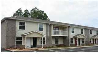 Great location in the Bluewater Bay area. 2 bedroom 2 1/2 baths. First floor is all tile for easy clean up and second floor and bedrooms are carpeted. Complex has a nice pool for leisure enjoyment. Kitchen has a pantry/laundry room combination. Convenient to EOD School, MidBay Bridge & Eglin AFB. Sorry no pets allowed. Any person 18 years old or older must complete separate applications and pay separate application fees.