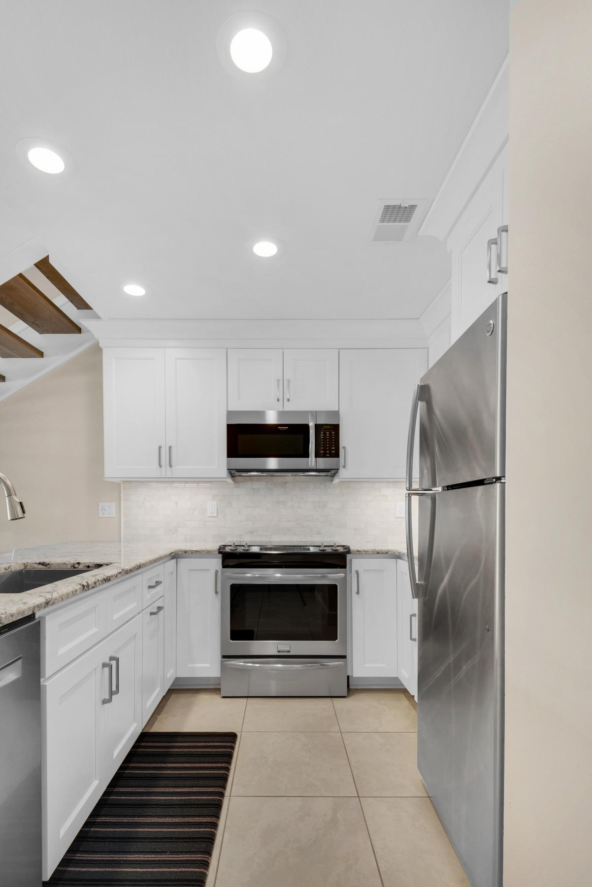 WINDANCER CONDO - Residential