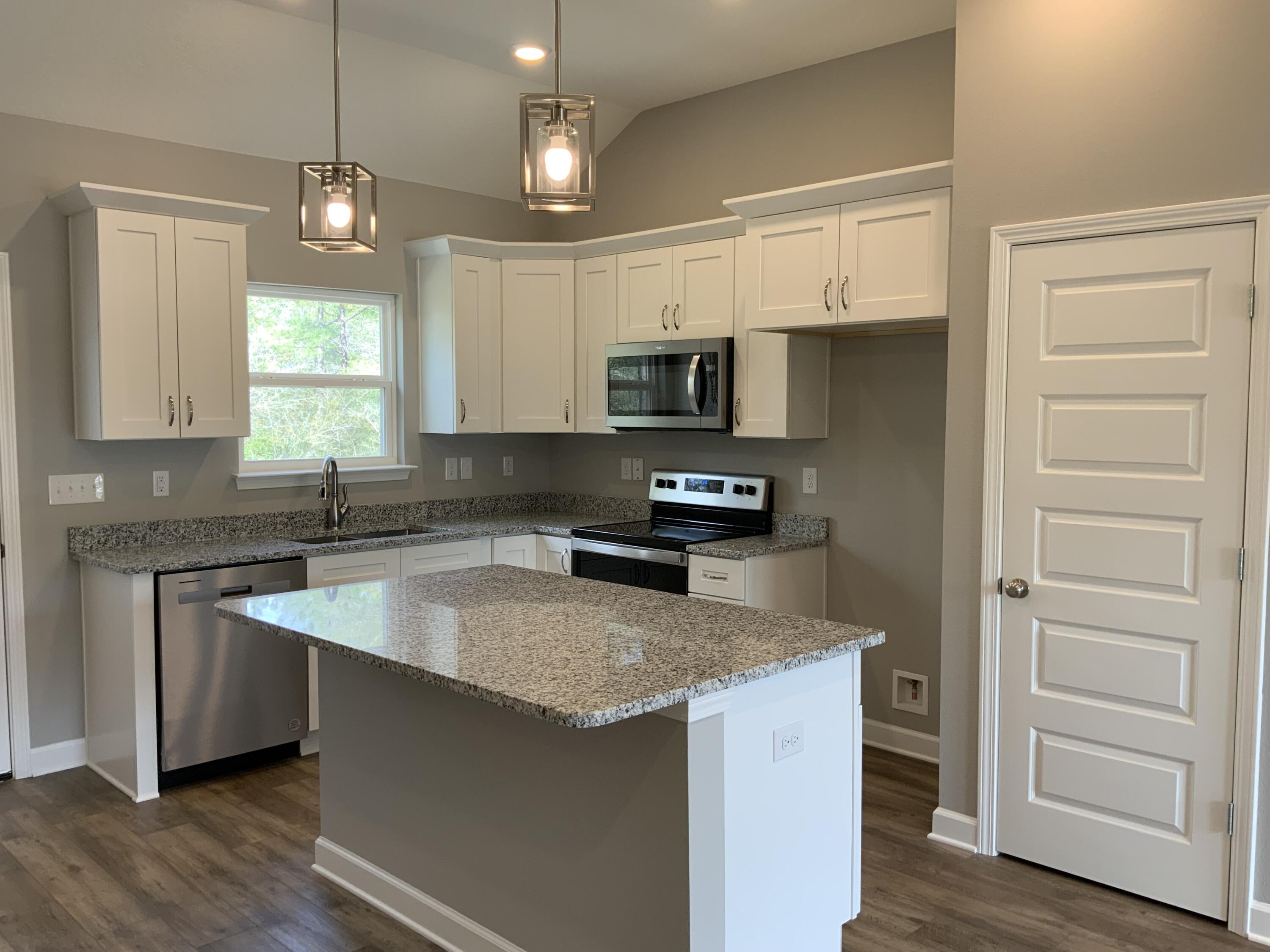 MAJESTIC OAKS VINEYARD - Residential