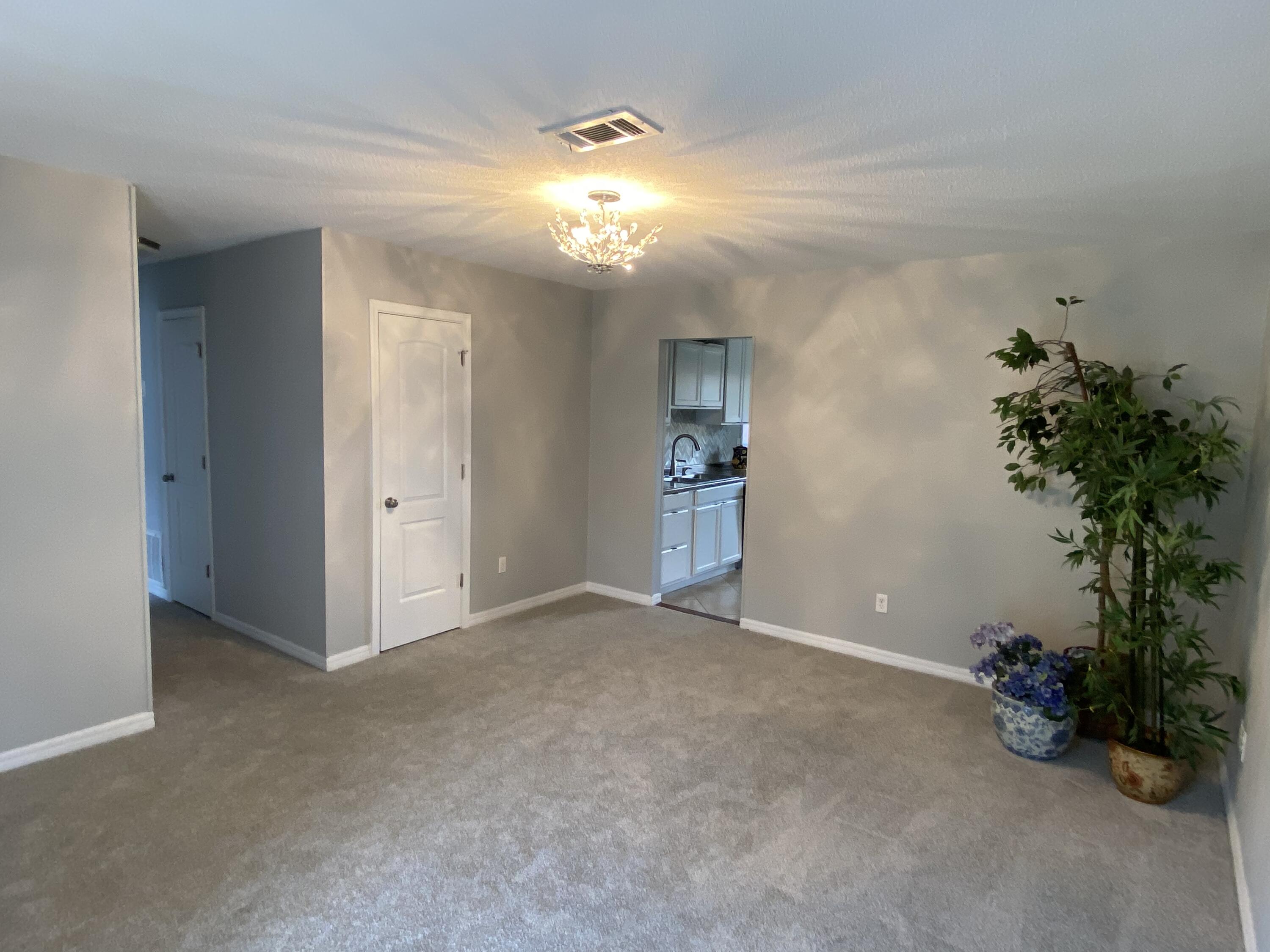 CAROL ANNE MANOR - Residential