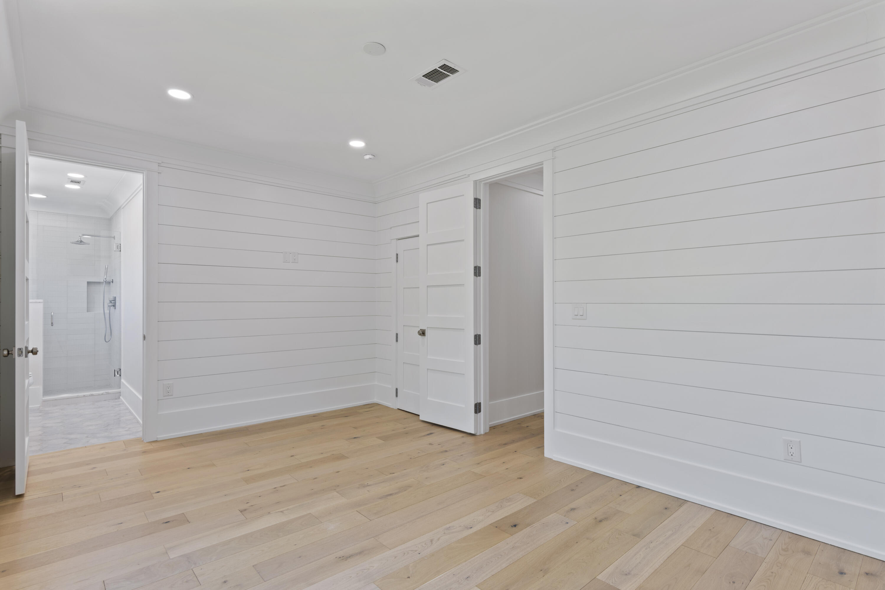 CALYPSO POINTE - Residential