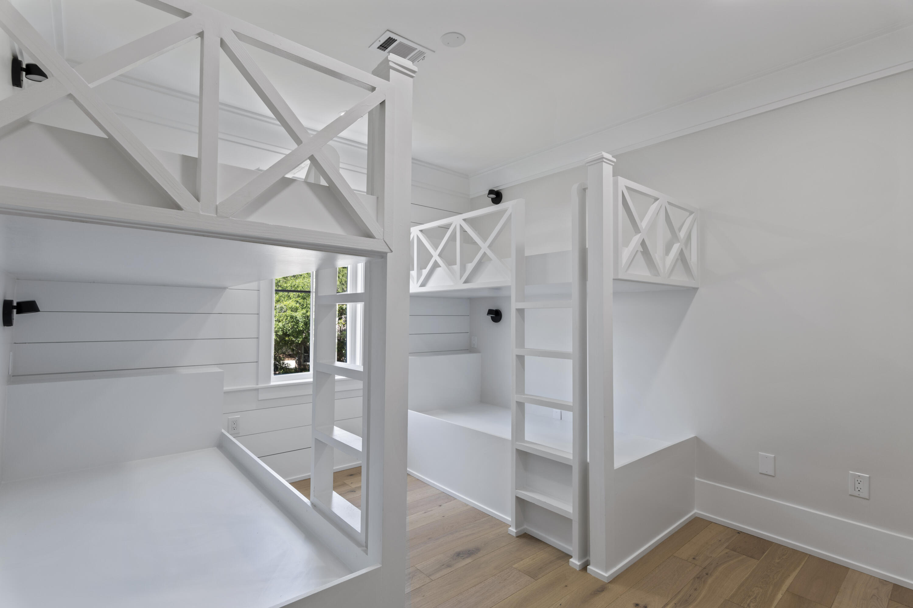 CALYPSO POINTE - Residential