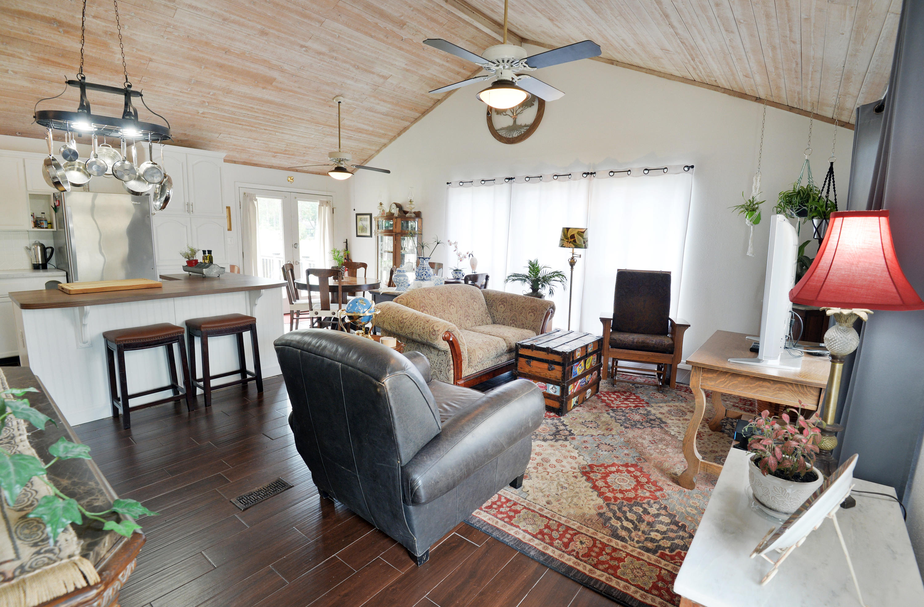 NO RECORDED SUBDIVISION - Residential