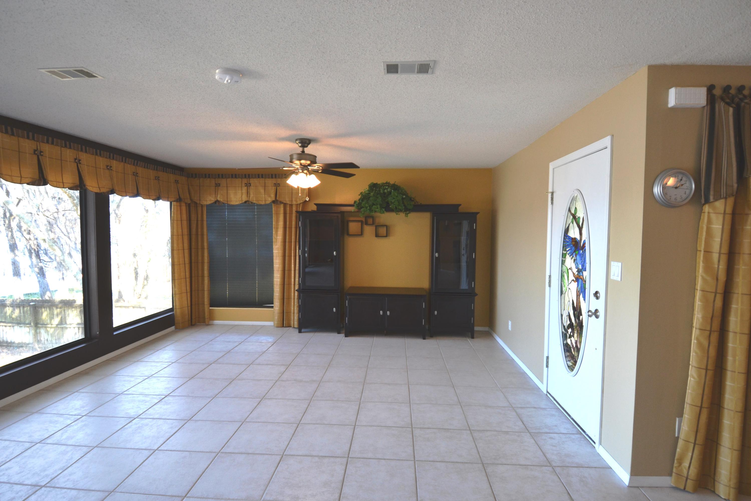 TURQUOISE BEACH - Residential Lease