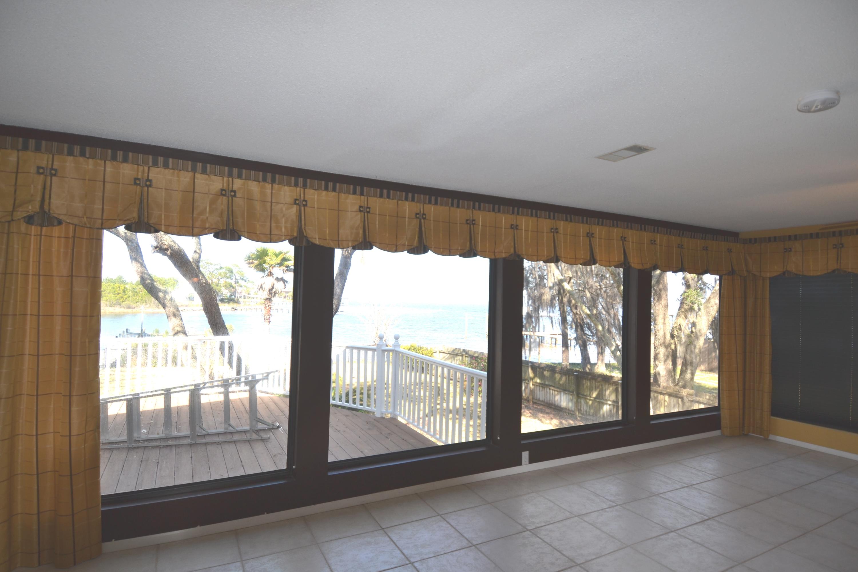 TURQUOISE BEACH - Residential Lease