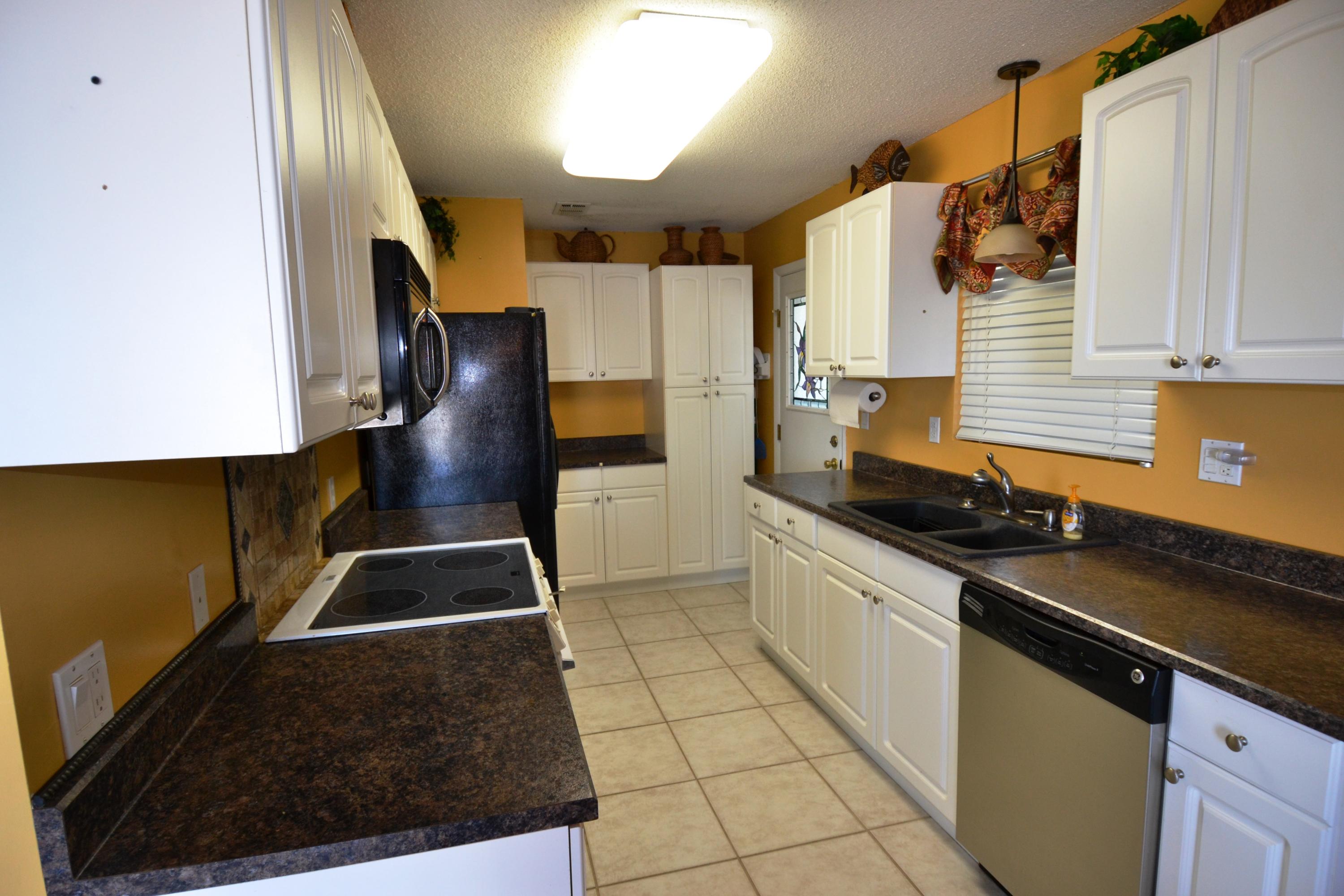 TURQUOISE BEACH - Residential Lease