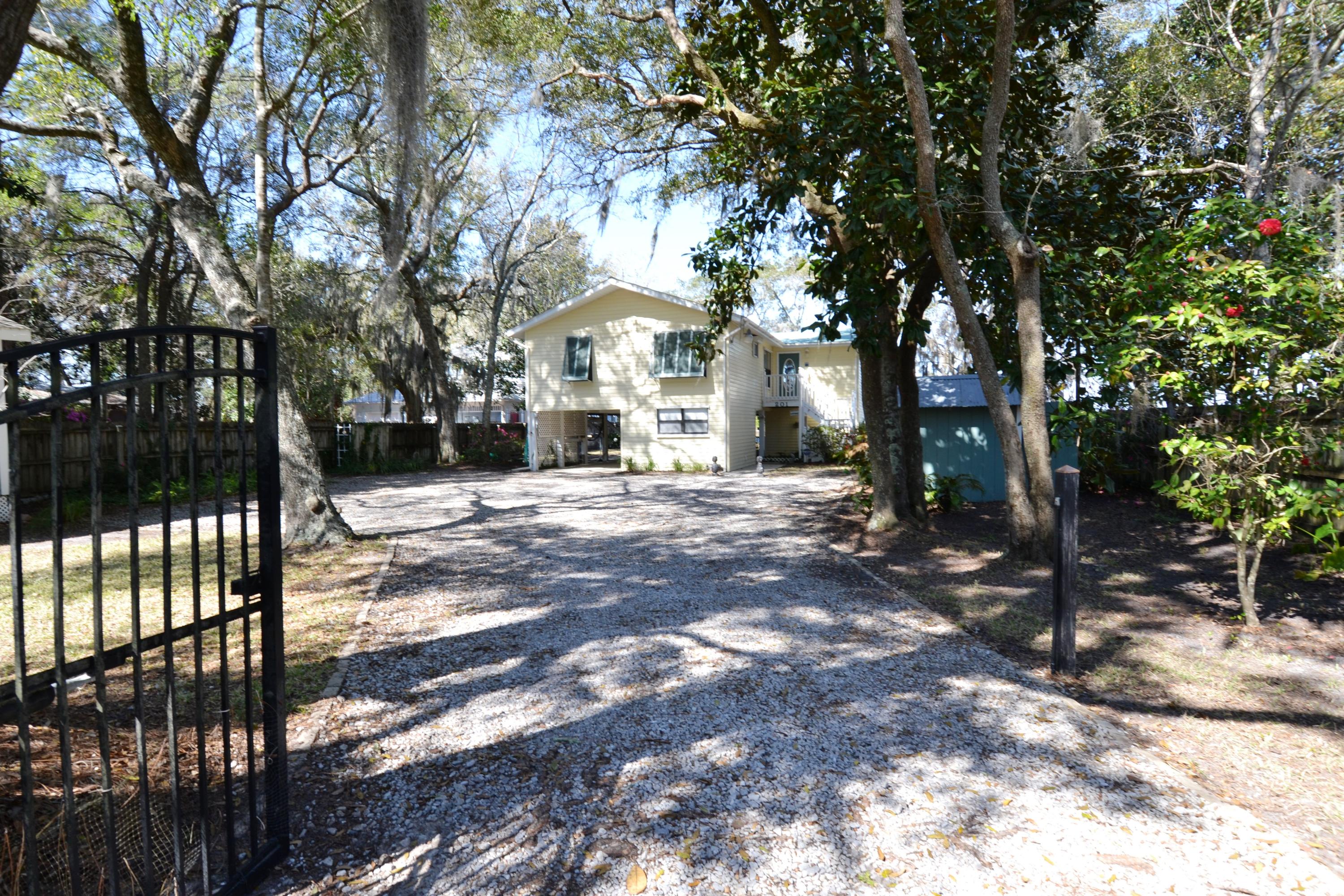 TURQUOISE BEACH - Residential Lease