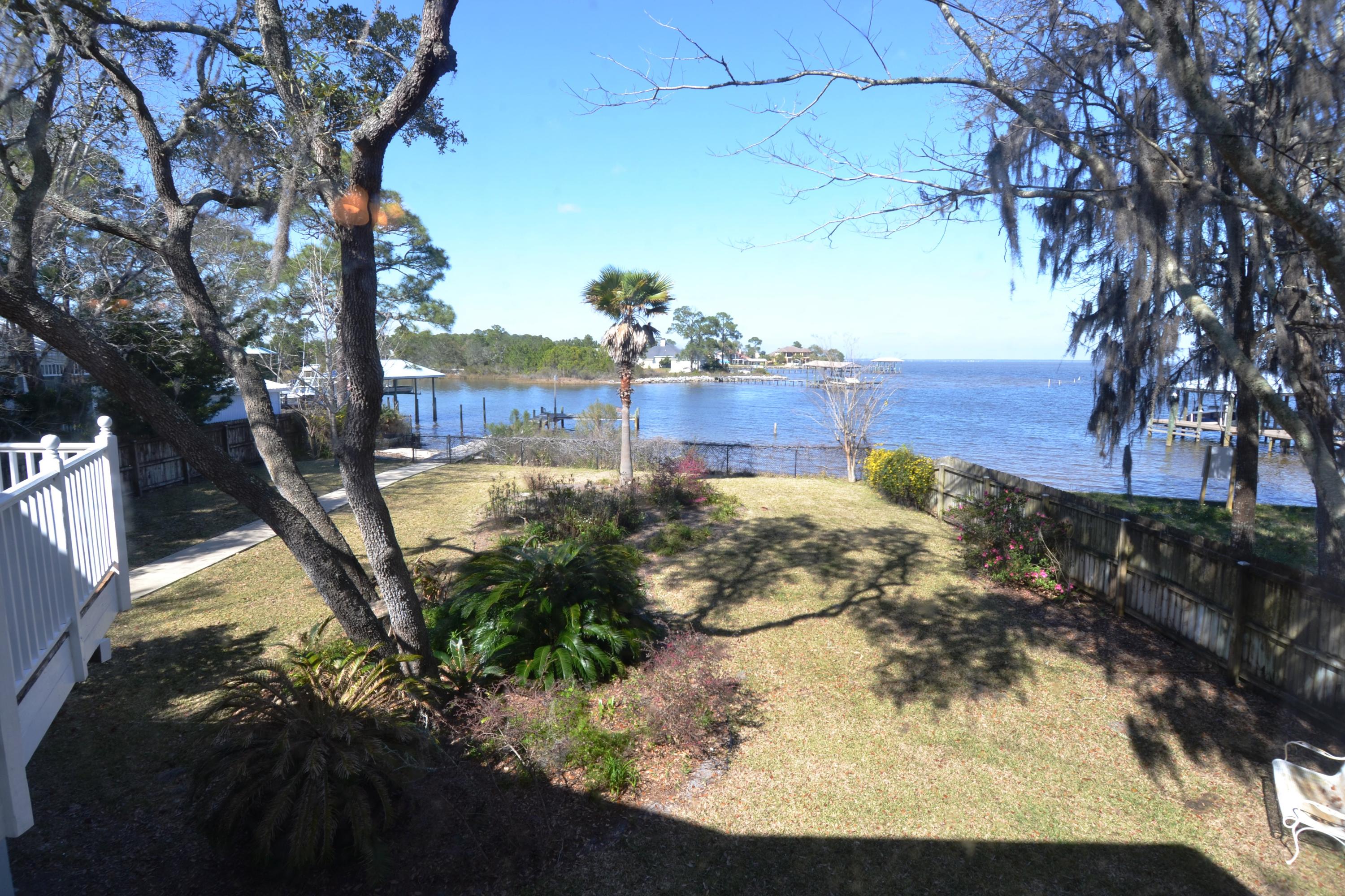 TURQUOISE BEACH - Residential Lease