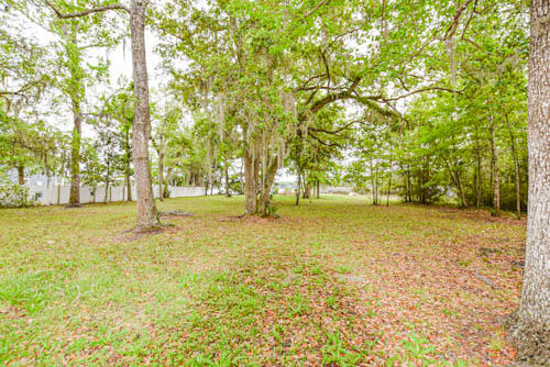 NO RECORDED SUBDIVISION - Land