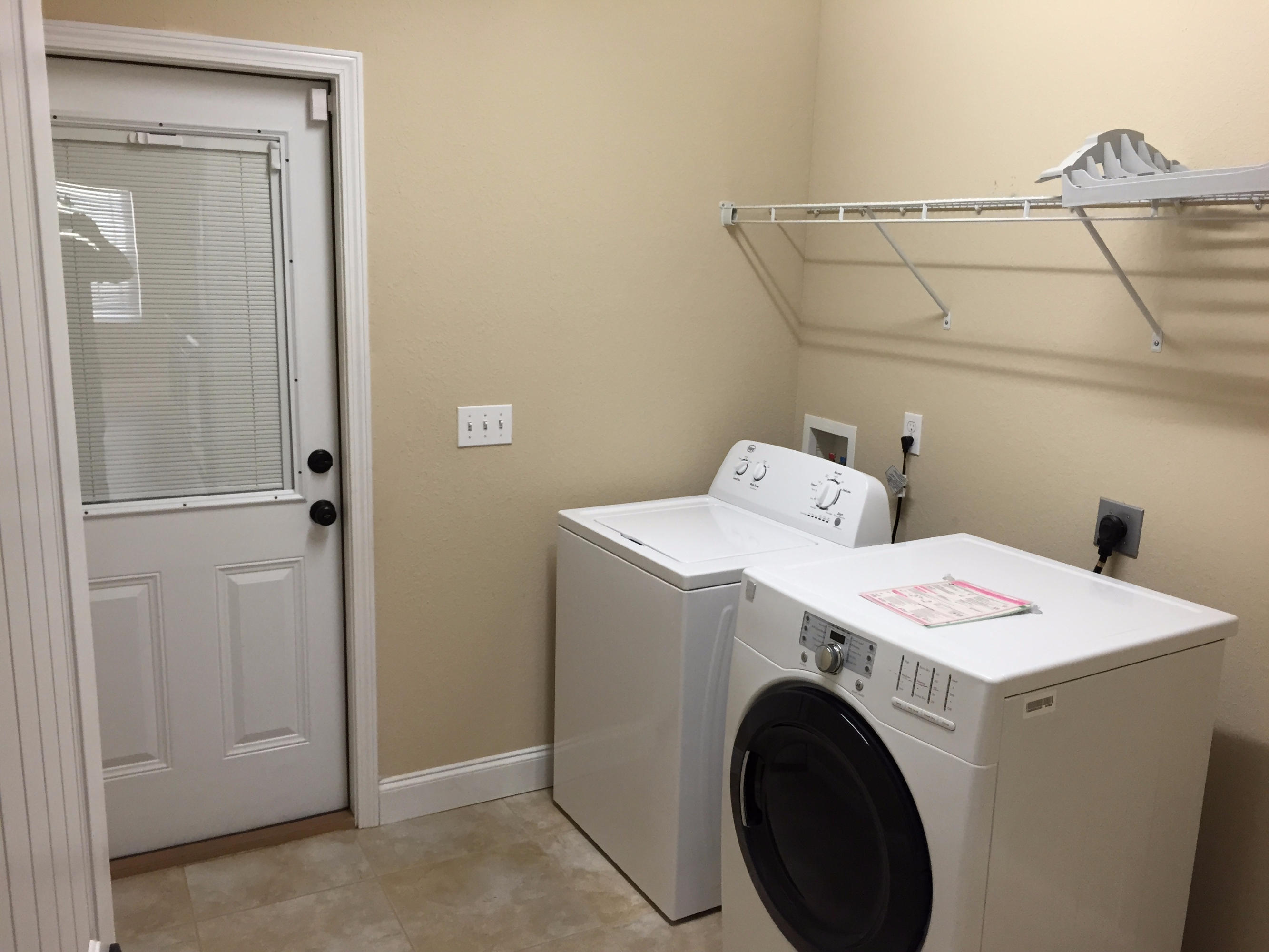 DUGGAN POND ESTATES - Residential Lease