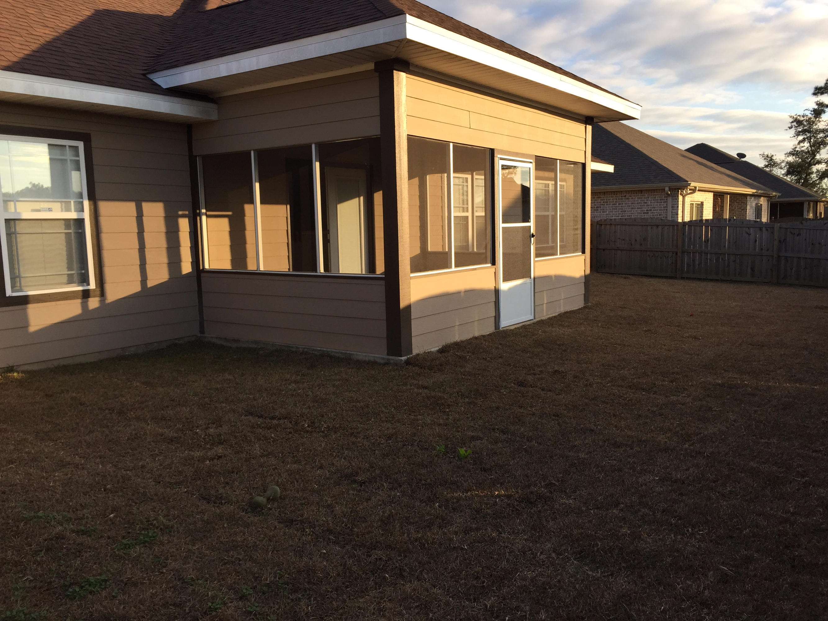 DUGGAN POND ESTATES - Residential Lease