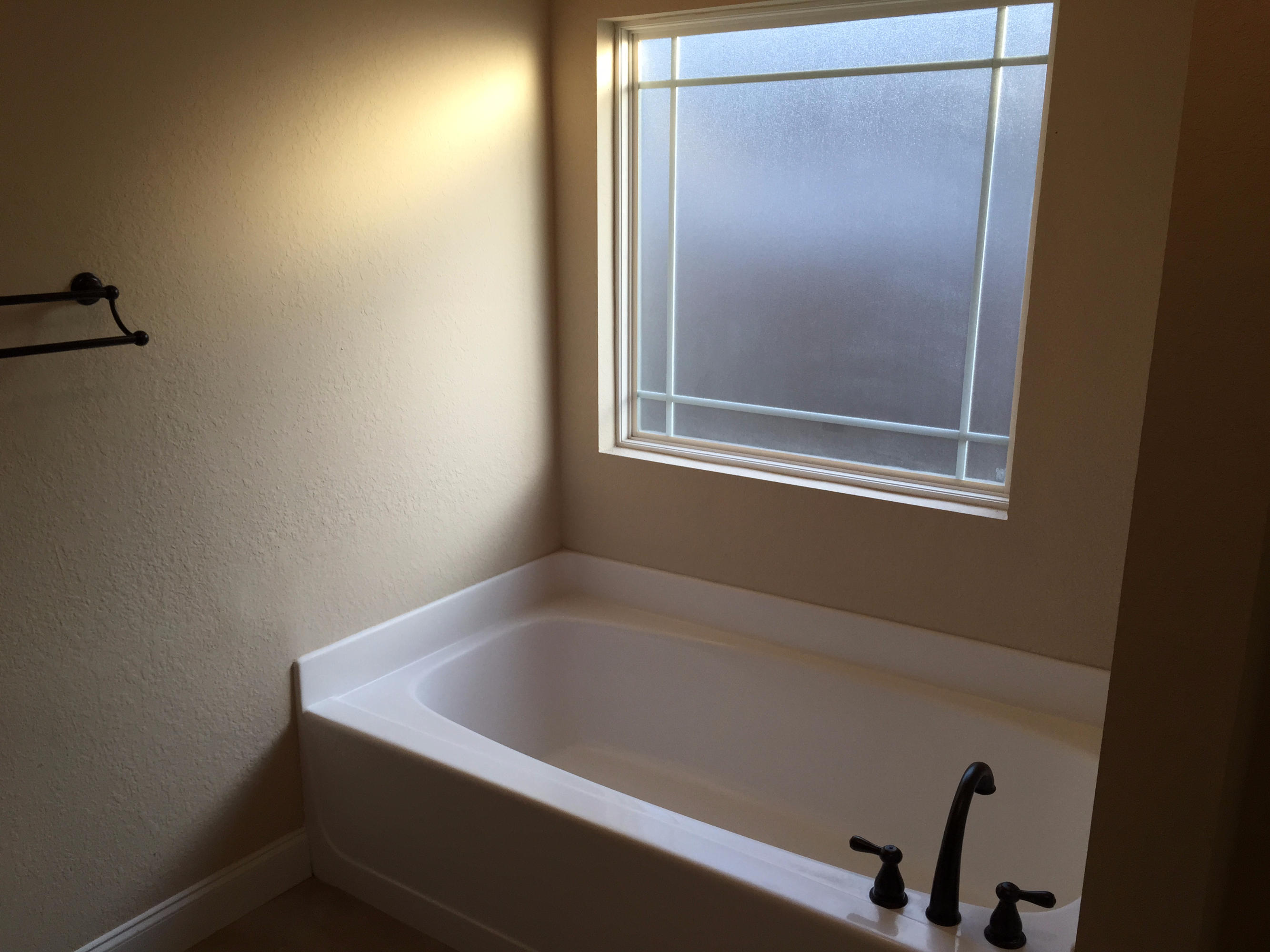 DUGGAN POND ESTATES - Residential Lease