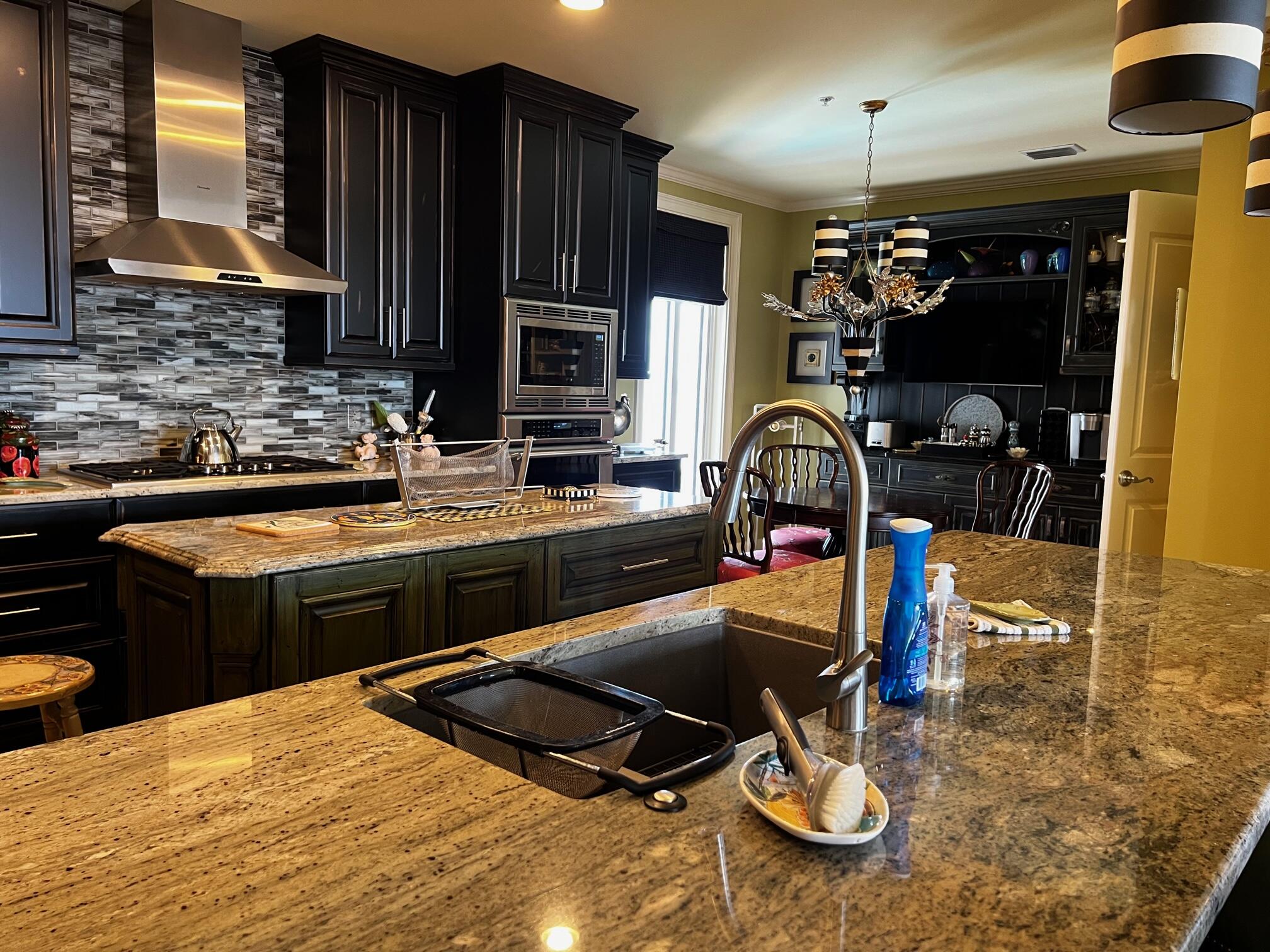 ONE WATER PLACE @ KELLY PLANTATION - Residential