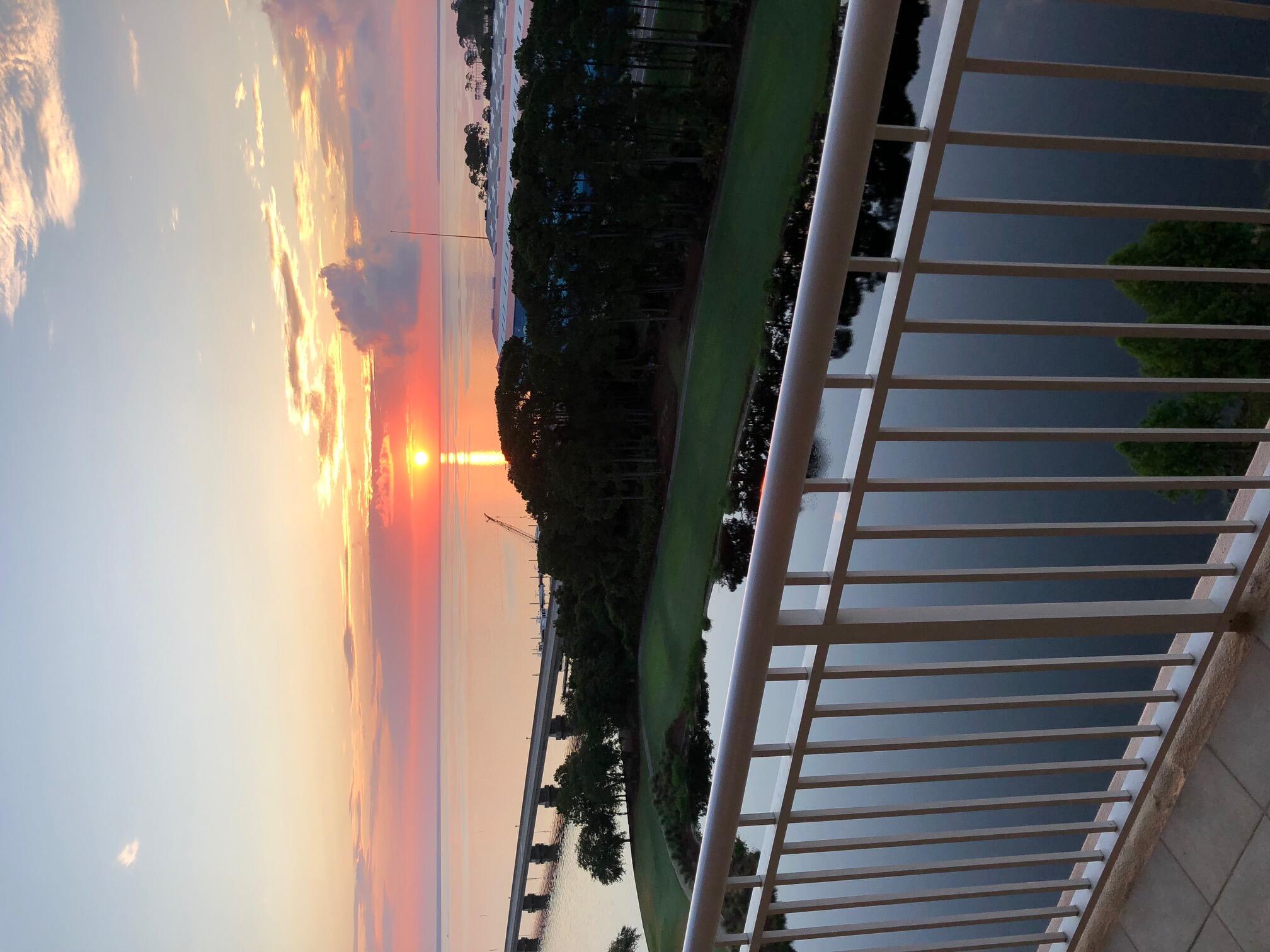 ONE WATER PLACE @ KELLY PLANTATION - Residential