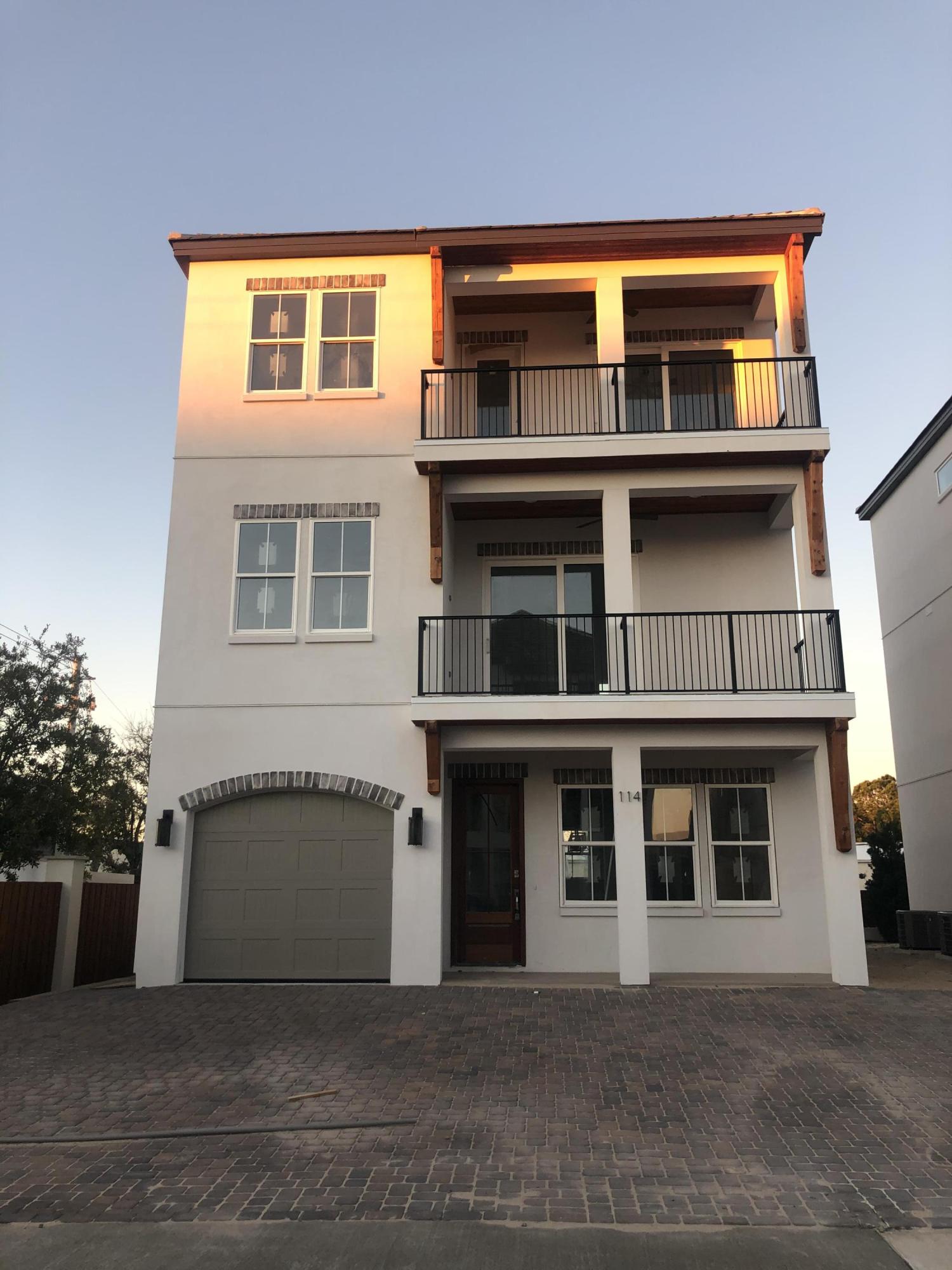This brand New subdivision is almost completley SOLD OUT. This houses has tons of upgrades: 66 in frig/freezer, stainless steel appliances, custom tile showers, hardwood and tile throughout. Hardwood on the raised ceiling, crown, one car garage. Beautiful community pool with 7 green egg cooking areas, flat screen tv's, fully stocked fishing pond and boardwalk.
Golf cart and Rental friendly. Great investment property!!