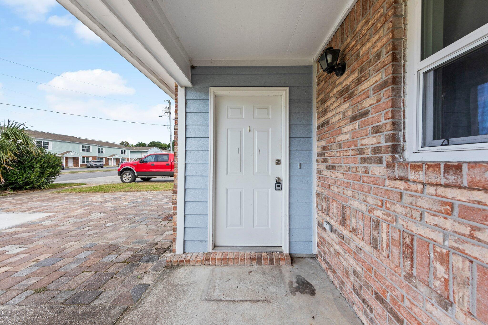 AZALEA GARDENS 1ST ADDN - Residential Lease