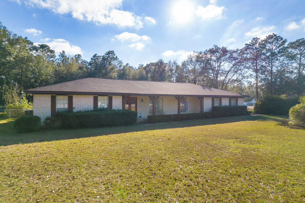 COUNTRY SQUIRE ESTATES - Residential