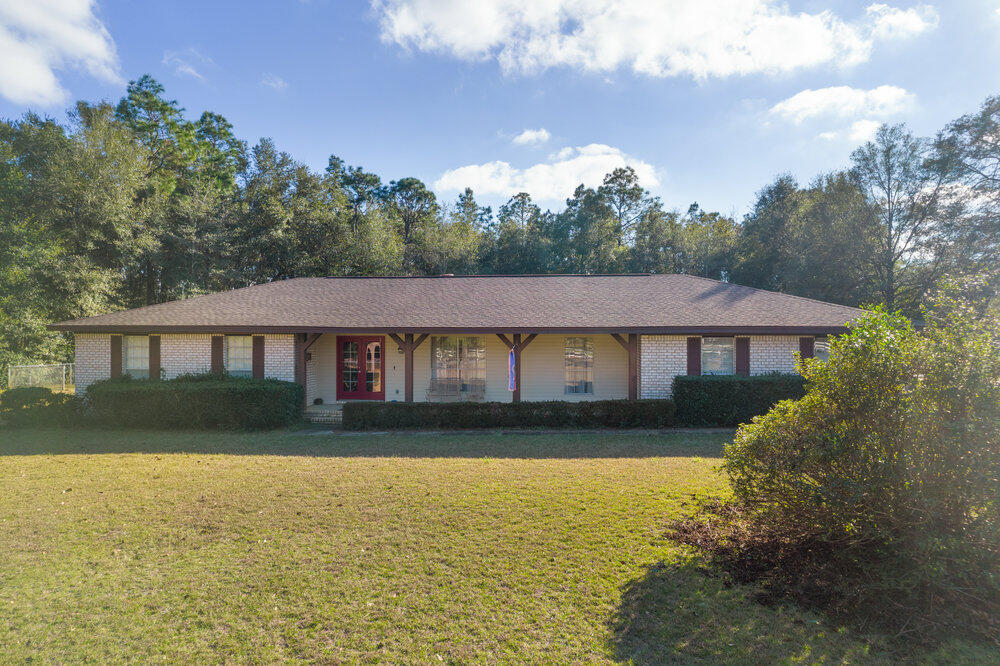 COUNTRY SQUIRE ESTATES - Residential