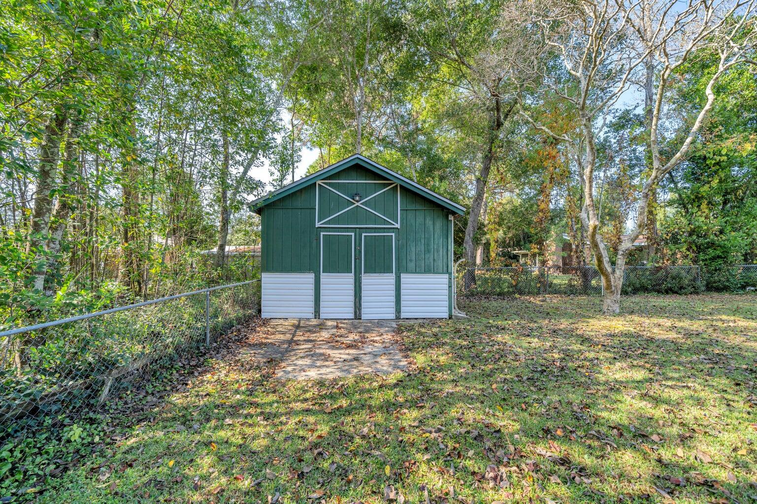 BAYOU POQUITO - Residential