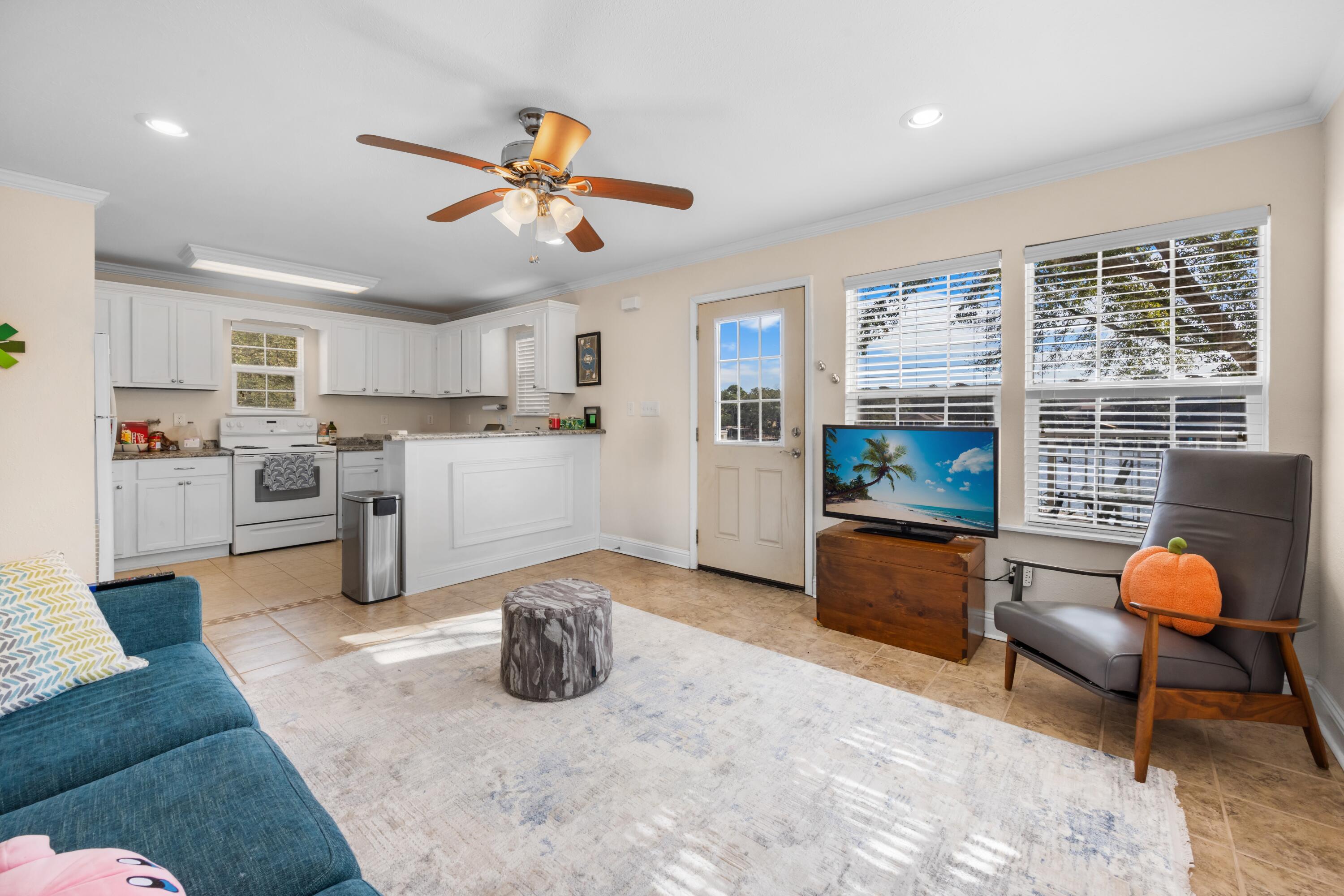 SUNSET STRIP - Residential