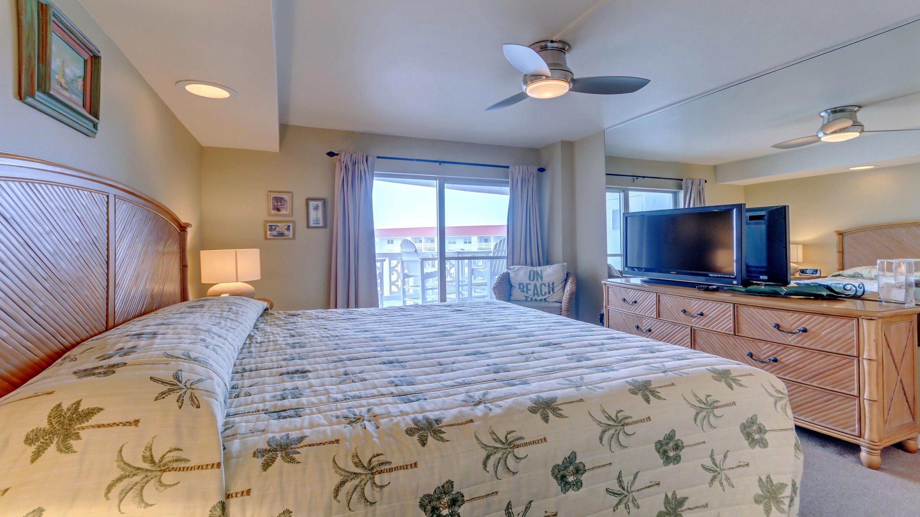 EL MATADOR CONDO - Residential