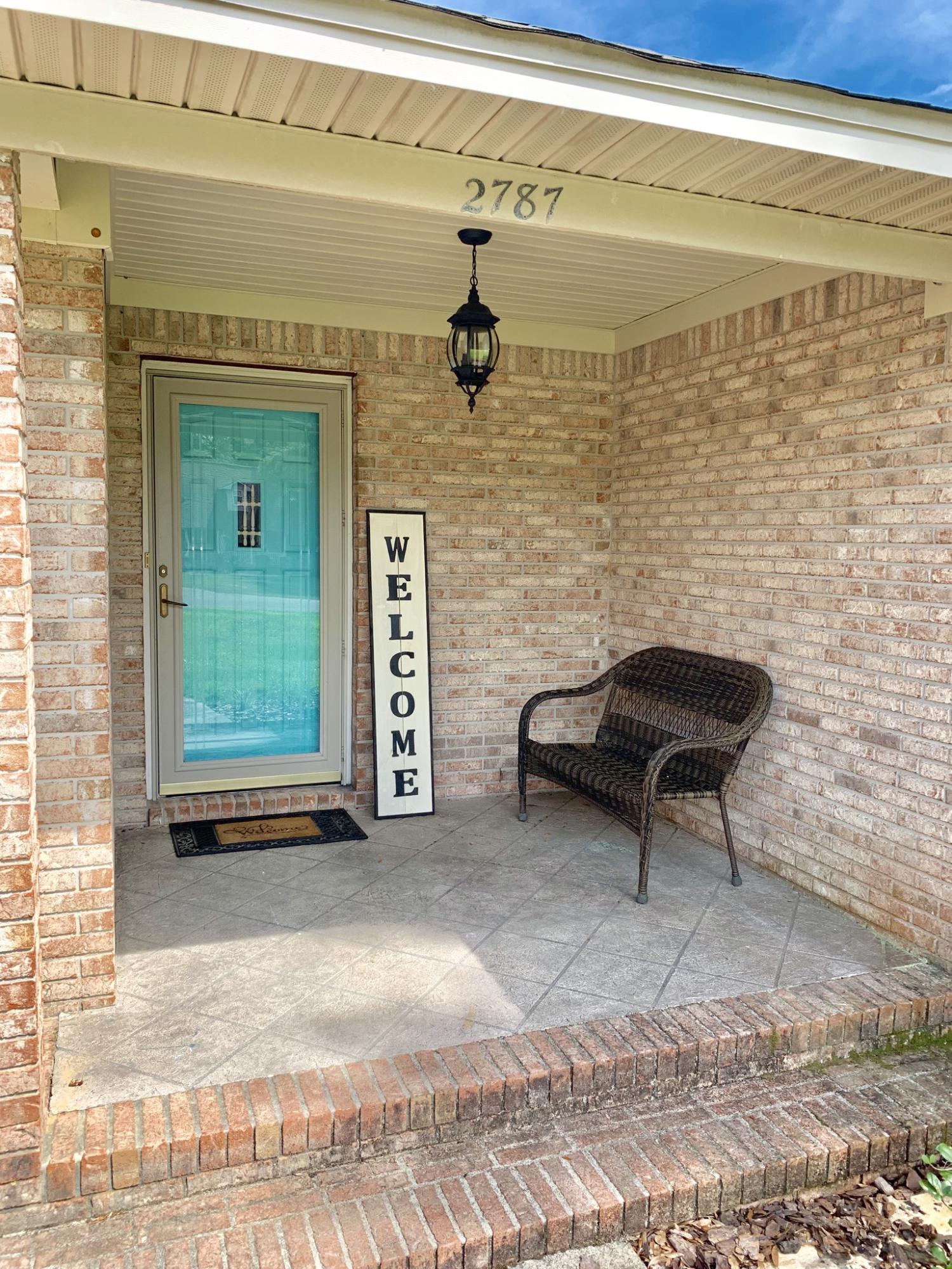 Hurry! Now available JULY 1st. Great location in Southeast Crestview! Convenient to 7th SFG(A), Duke and Eglin main. Updated LVP and carpet throughout. This spacious home is conveniently located South of I-10 by way of the first stoplight in town! Featuring 3 large bedrooms, a flex room (bedroom or office), 2 baths, large Florida room, & spacious kitchen, this home has everything you need! All bedrooms are light and bright with large closets, the bathrooms have beautiful updates, and the living area has plenty of space for friends or family to gather! Off the living room, enjoy additional living space in the 11x20 Florida room, or outside in the private fenced-in yard! Sitting at the end of a cul-de-sac, this home is great for a family or anyone who wants peace and quiet! Additional features
include: Well for sprinkler system, metal hurricane shutters for loved ones and personal property, storage shed in back yard, double gate entry to back yard, indoor laundry area, easy-on electric fireplace, and newer drain fields to septic system (2017).