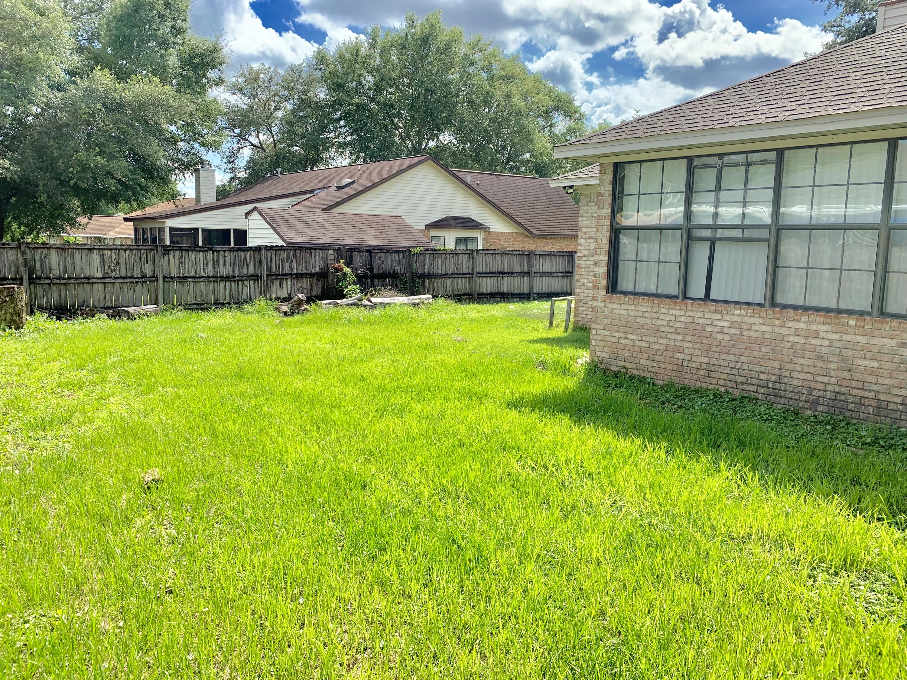 PLANTATION OAKS S/D - Residential Lease