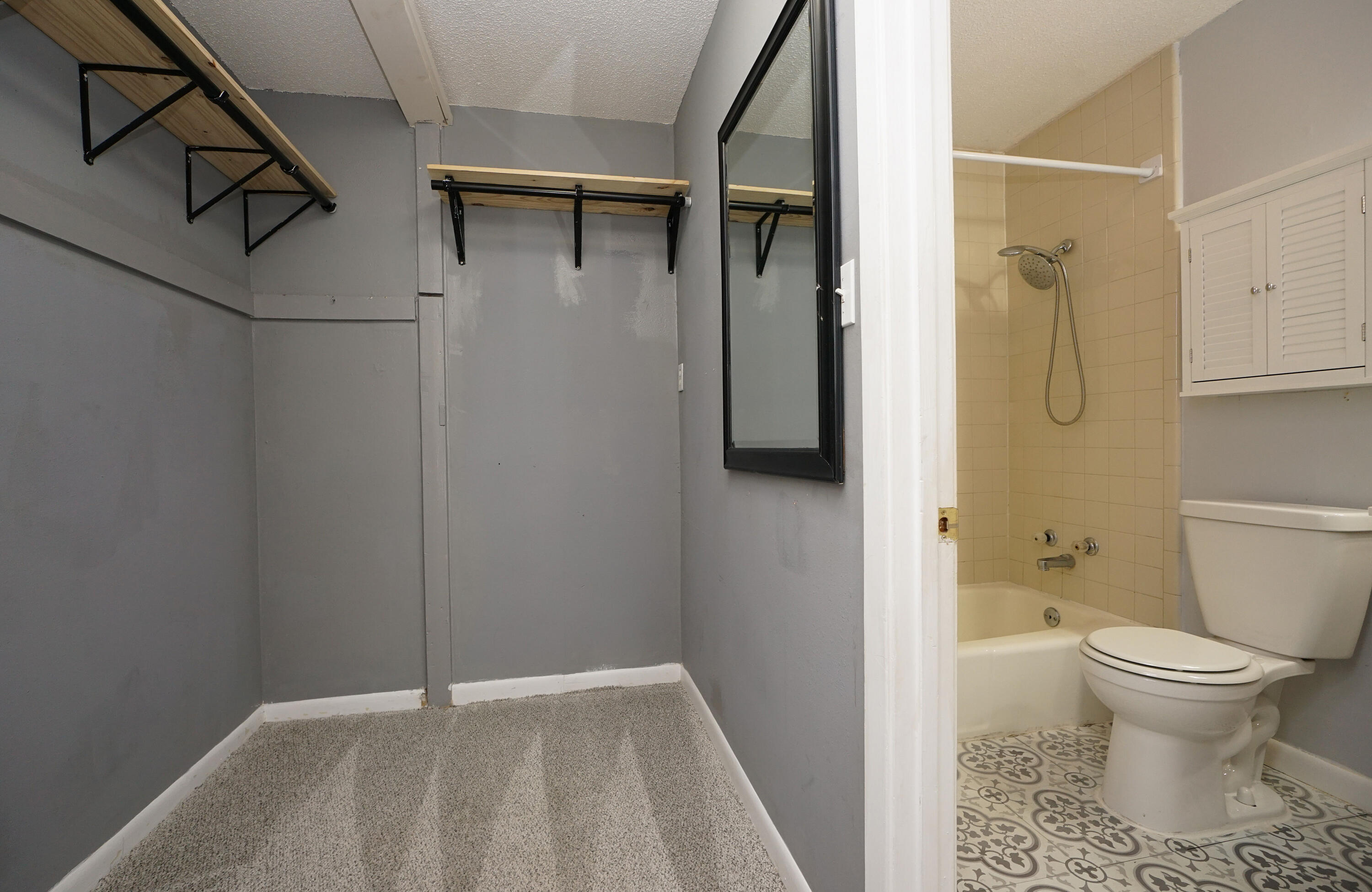 Country Club Condos - Residential Lease