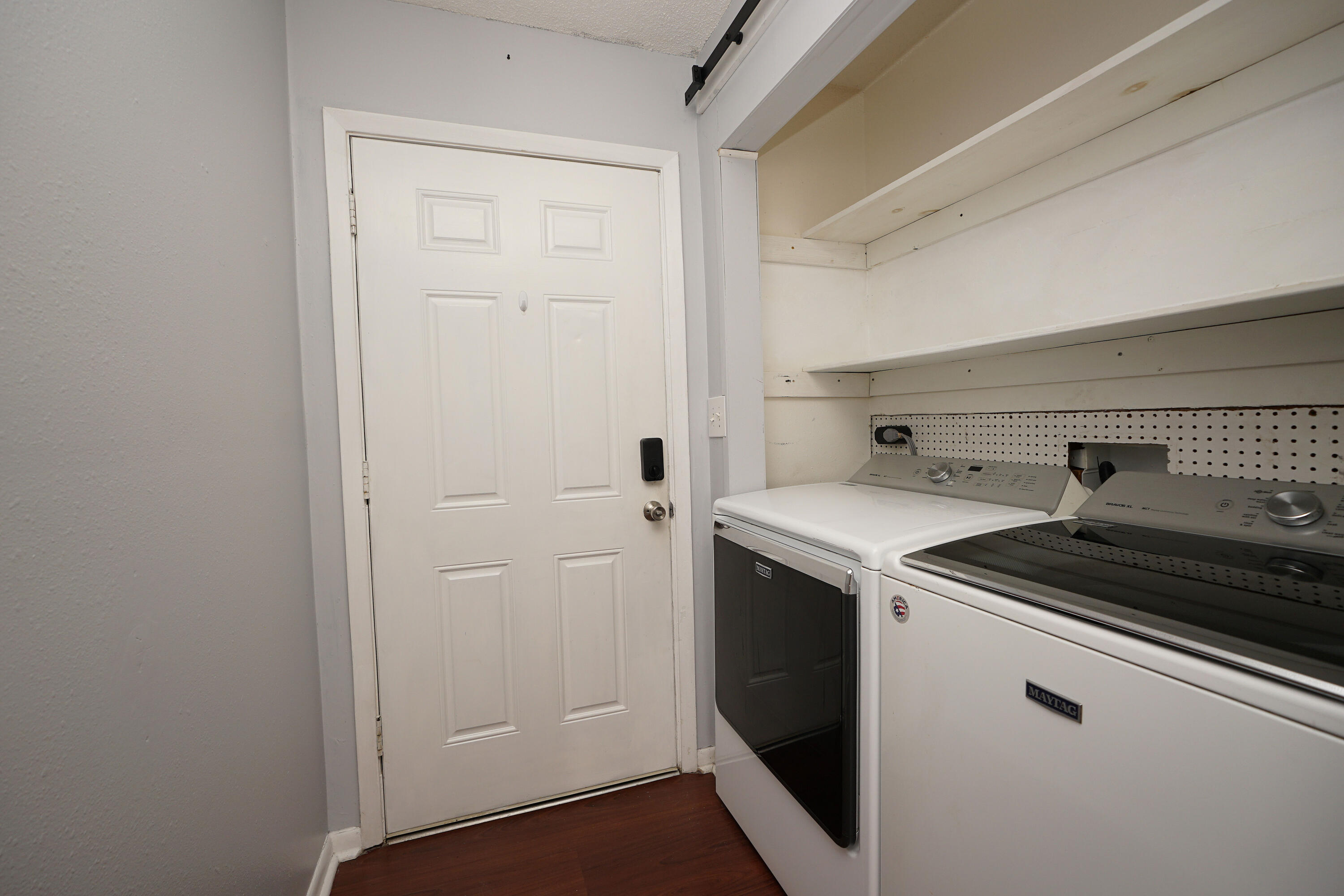 Country Club Condos - Residential Lease