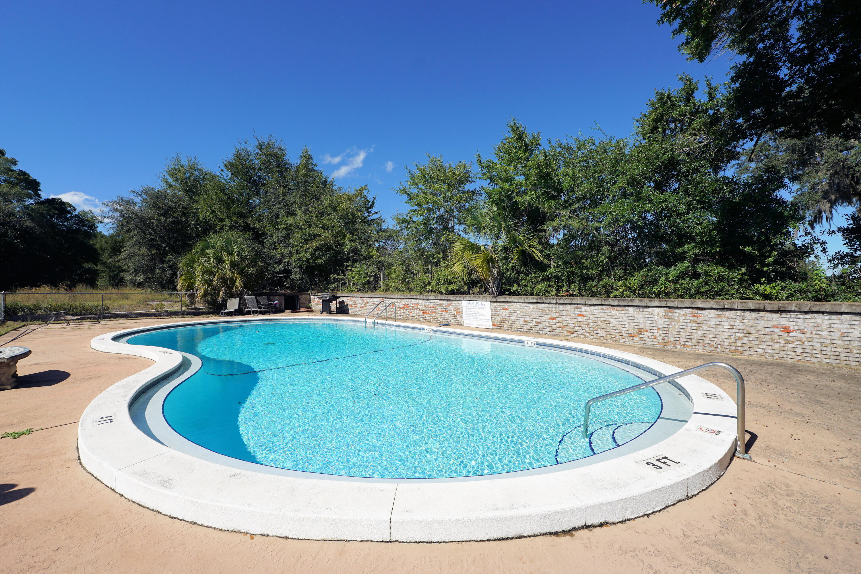 Country Club Condos - Residential Lease