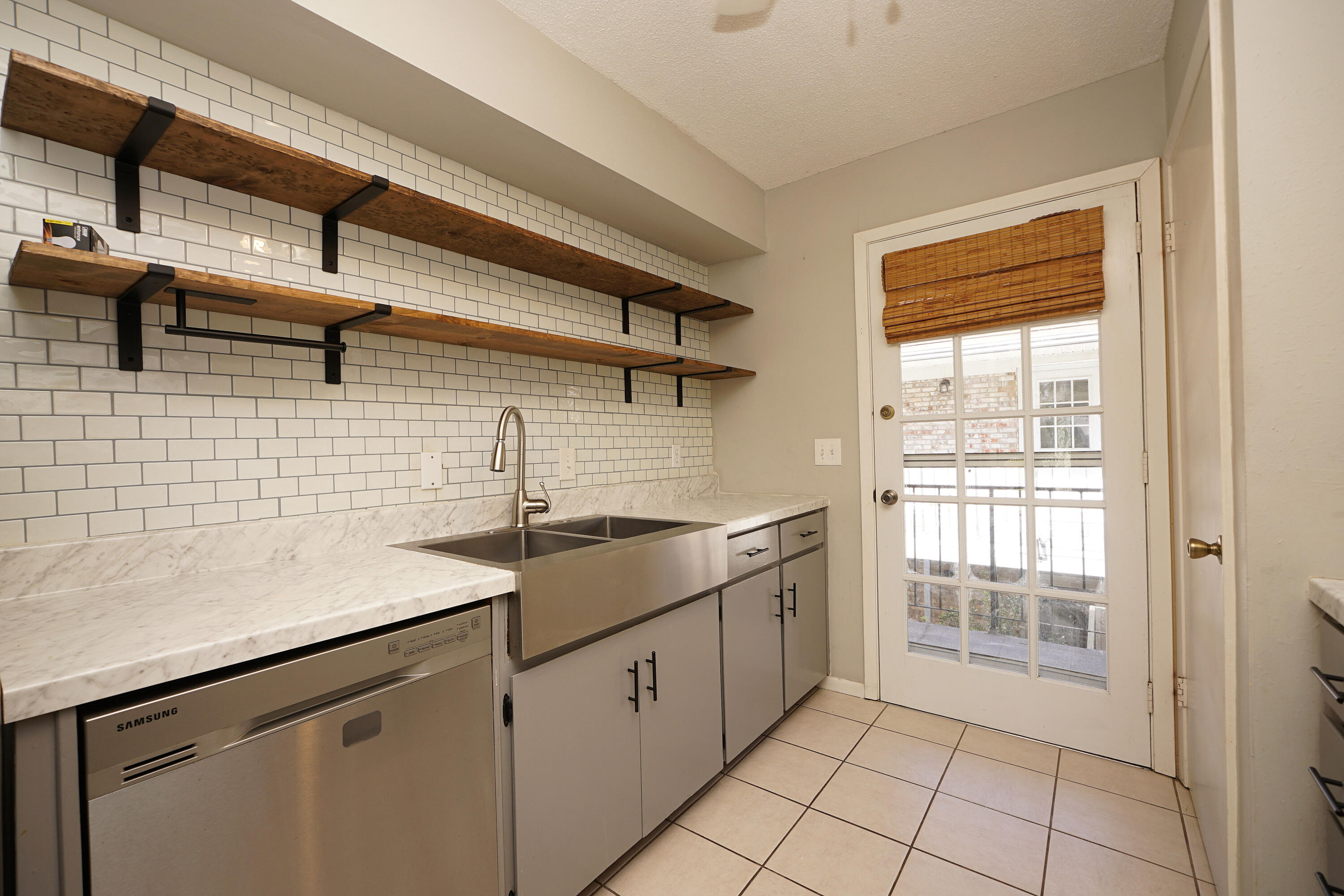 Country Club Condos - Residential Lease
