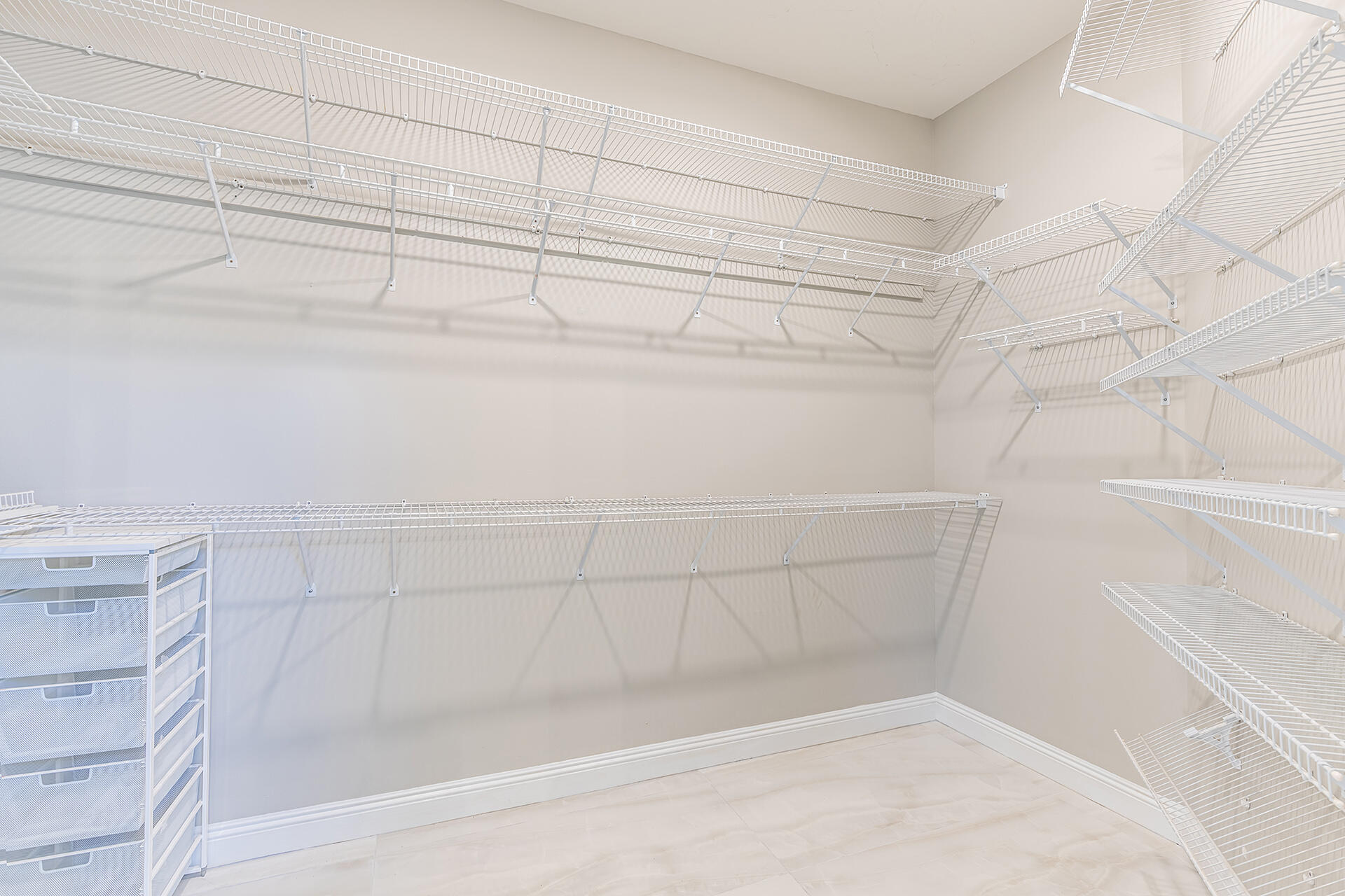 GLENLAKE PH 1 - Residential Lease