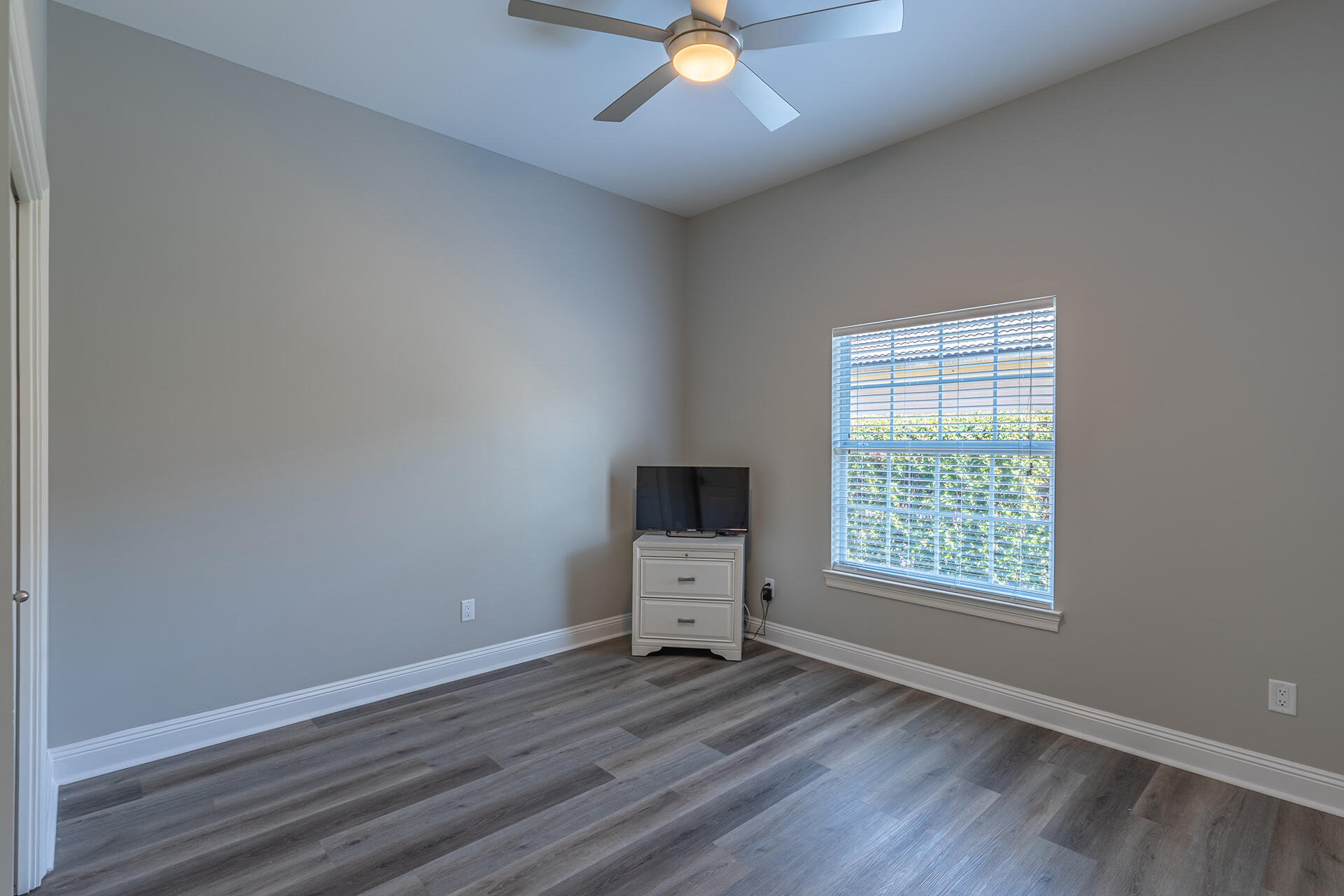 GLENLAKE PH 1 - Residential Lease