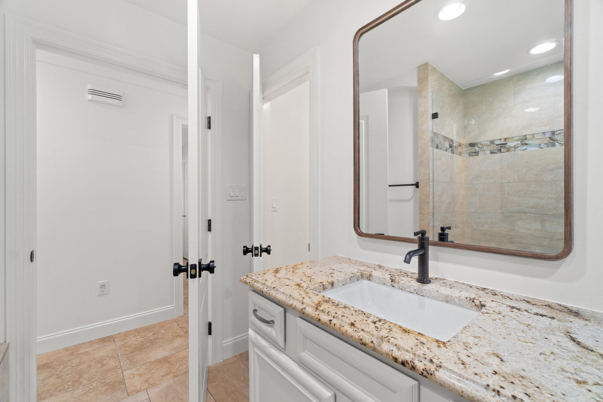 GARNIERS BEACH 7TH - Residential