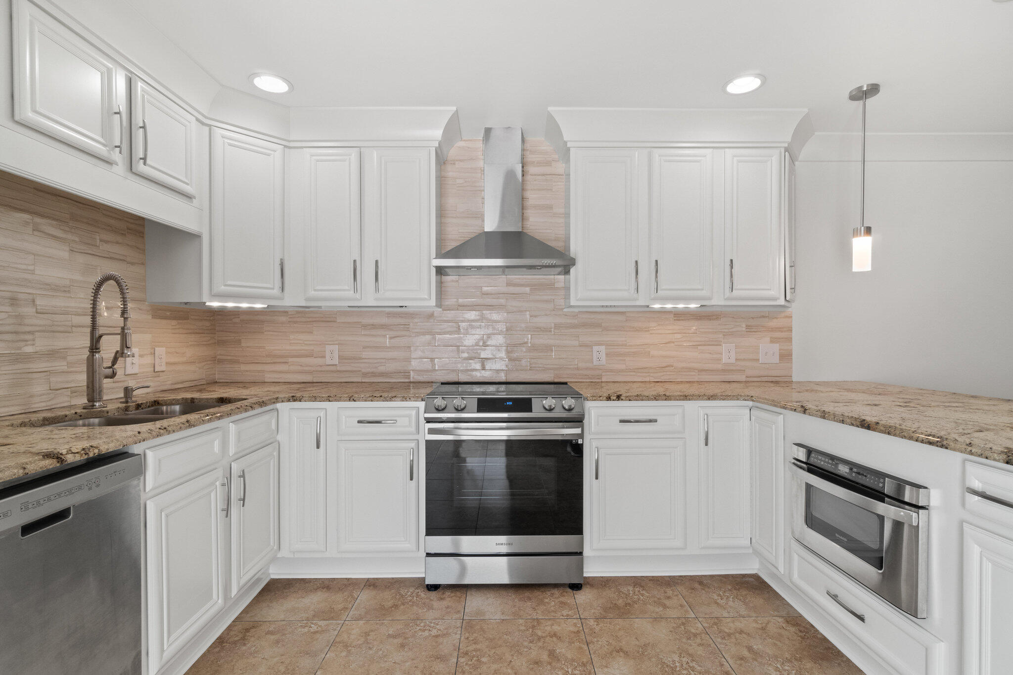 GARNIERS BEACH 7TH - Residential