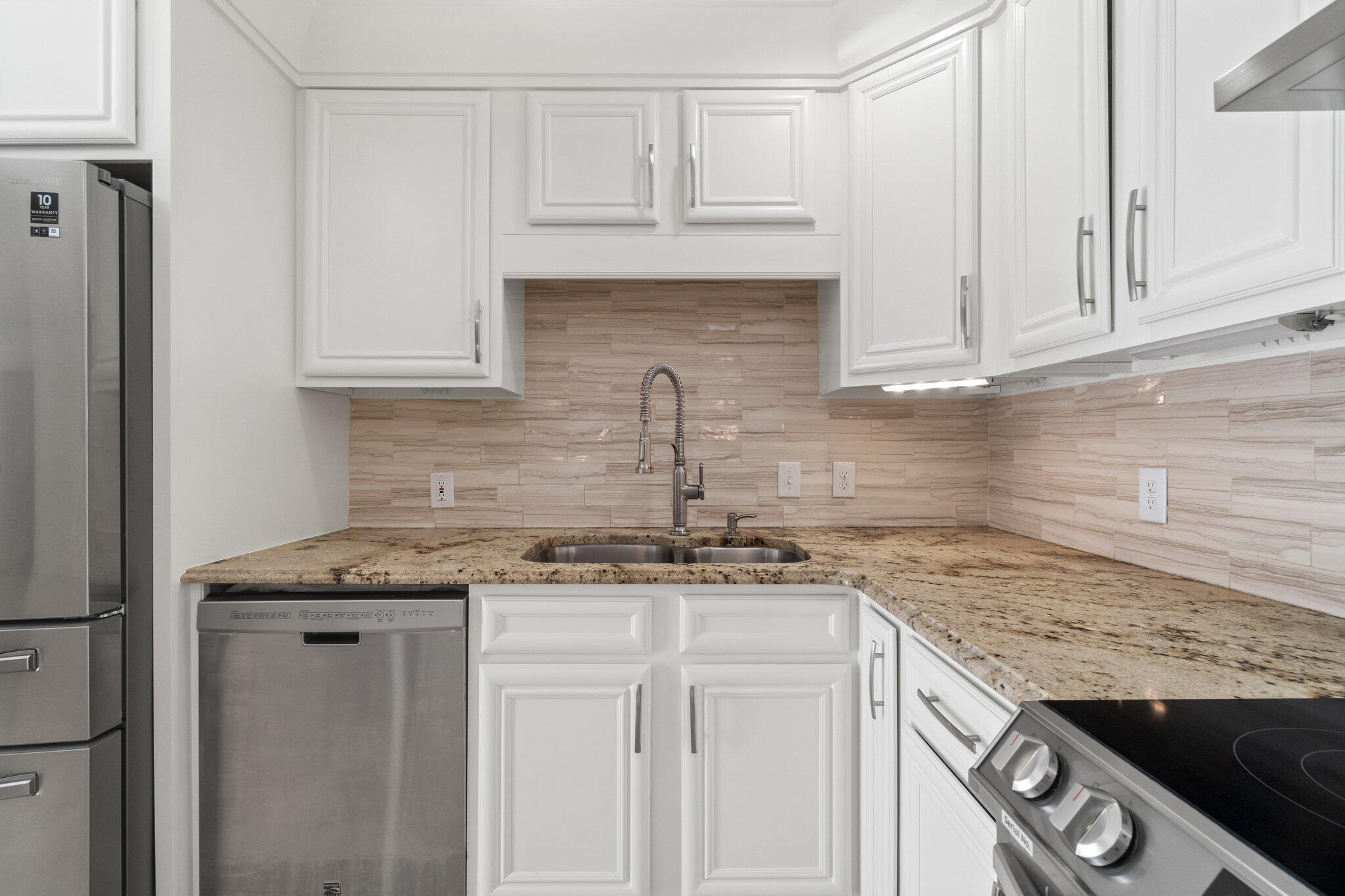 GARNIERS BEACH 7TH - Residential