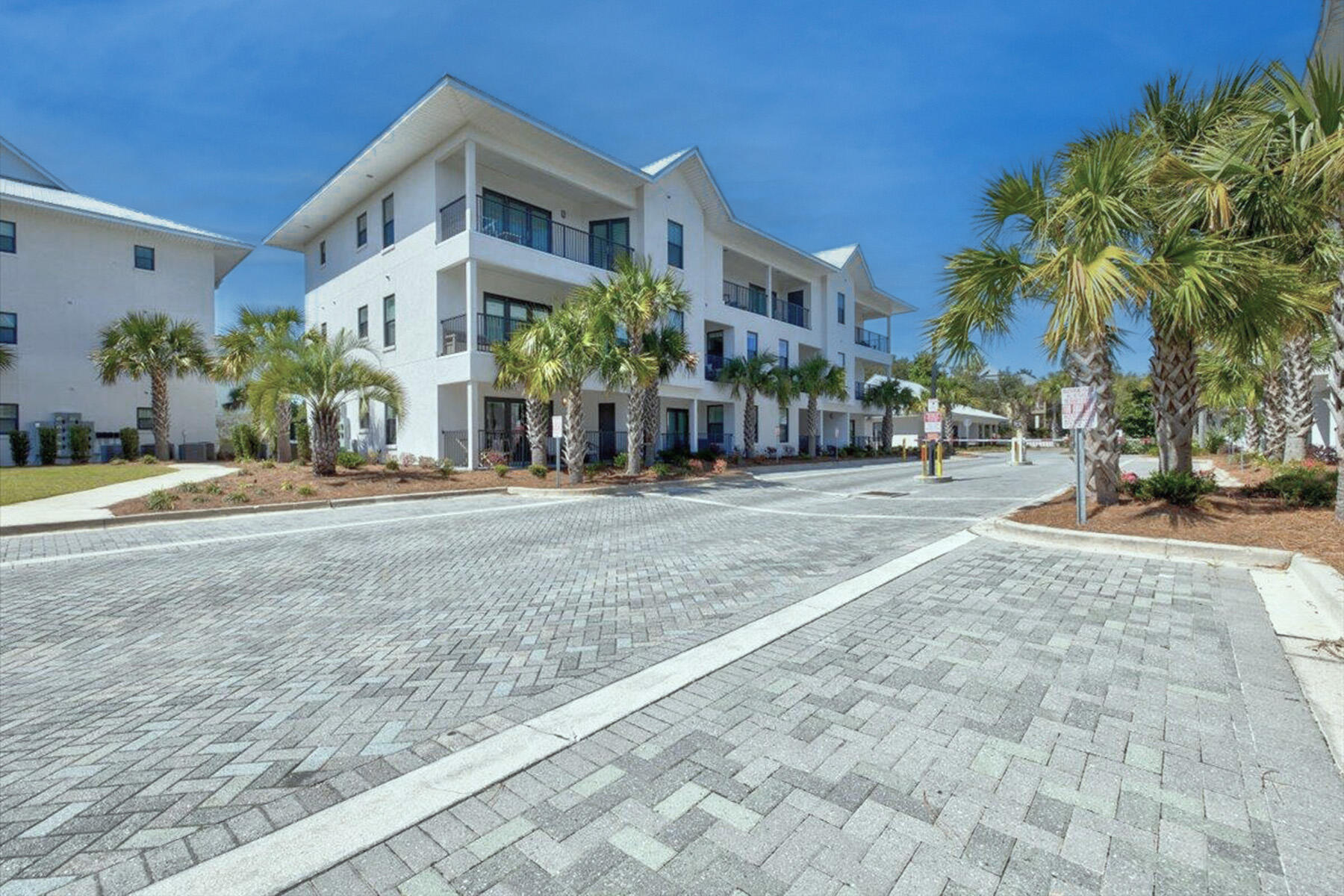 Hidden Lake Condominium - Residential