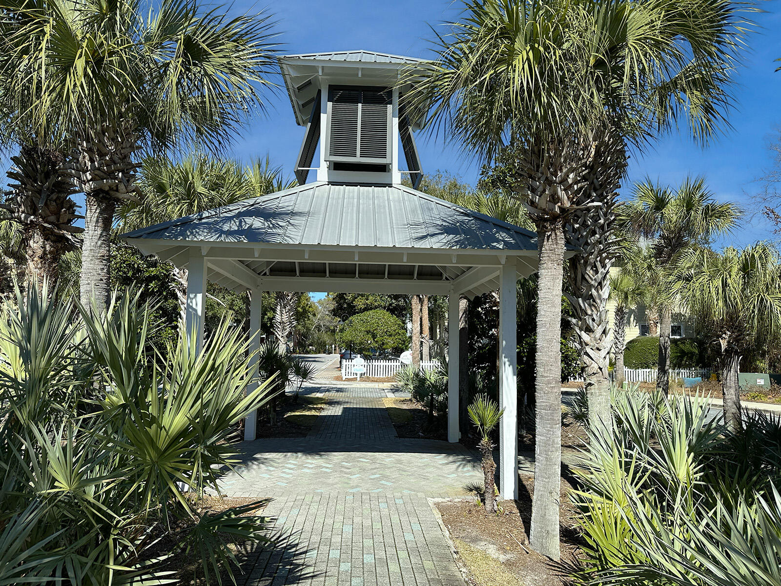 Hidden Lake Condominium - Residential