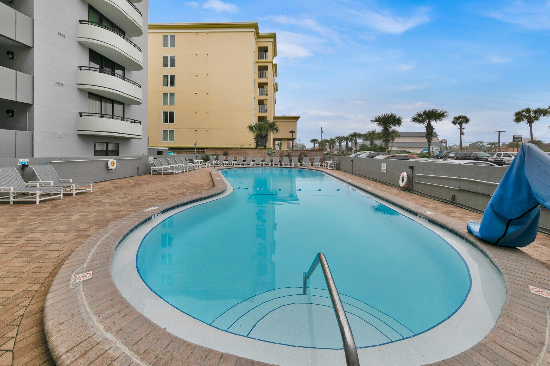 NAUTILUS CONDO - Residential