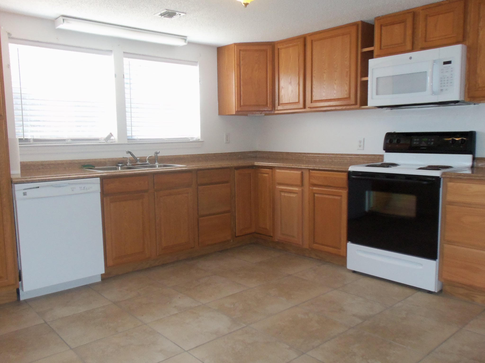 1ST ADD BEL-AIR S/D LOT 10 BLK A - Residential Lease