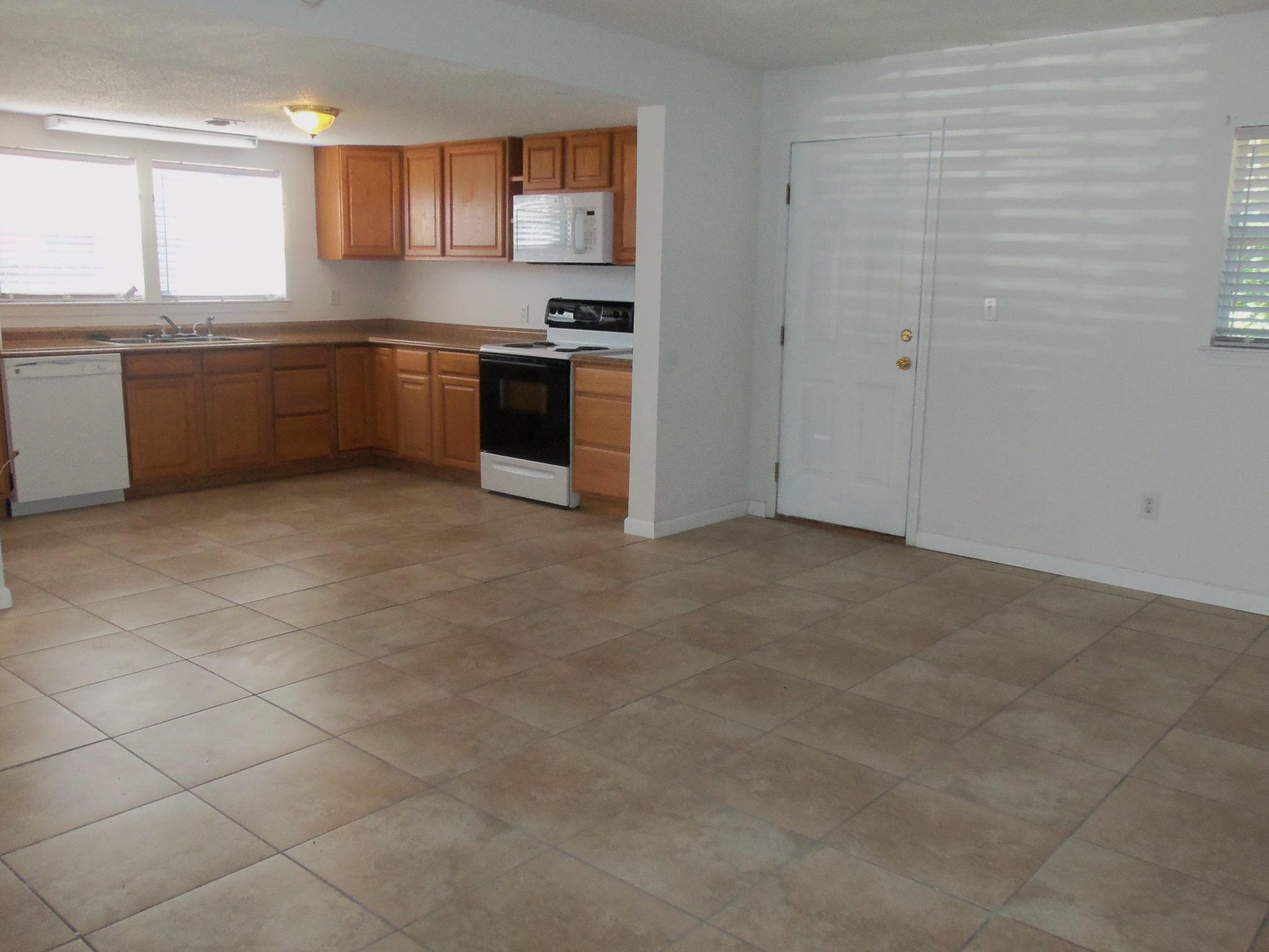 1ST ADD BEL-AIR S/D LOT 10 BLK A - Residential Lease
