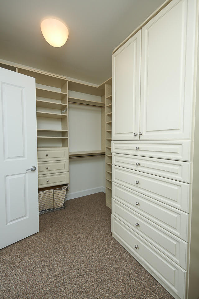 ONE WATER PLACE AT KELLY PLANTATION - Residential