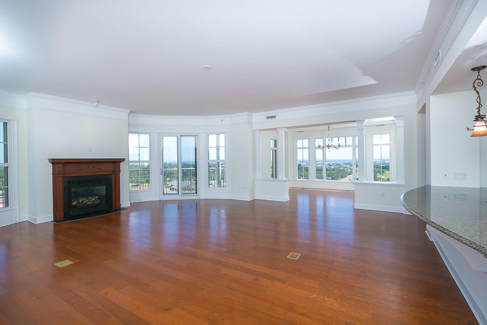 ONE WATER PLACE AT KELLY PLANTATION - Residential