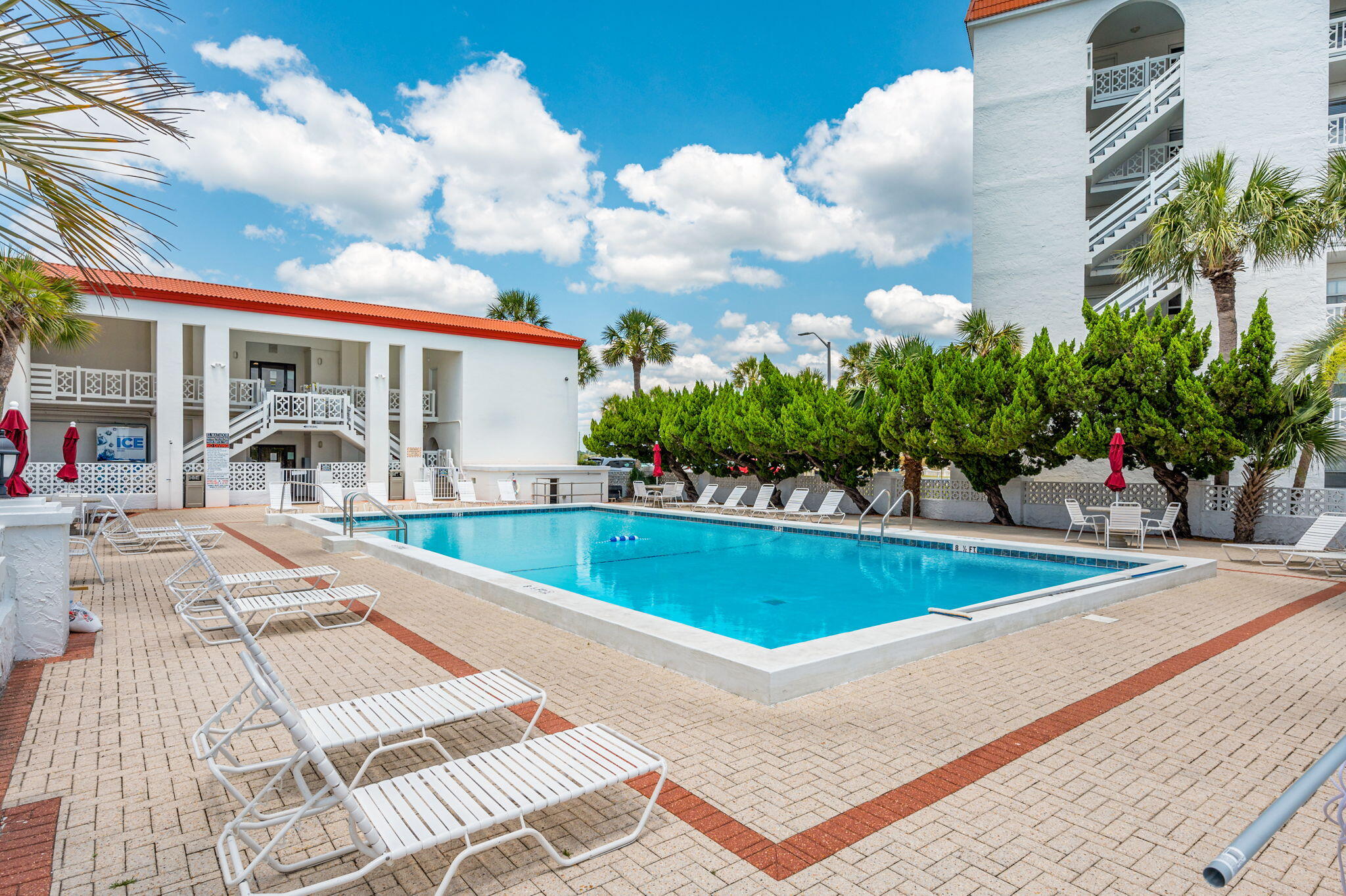 EL MATADOR CONDO - Residential