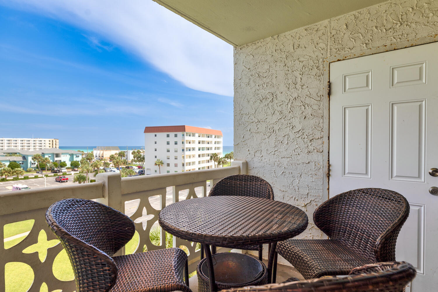 EL MATADOR CONDO - Residential