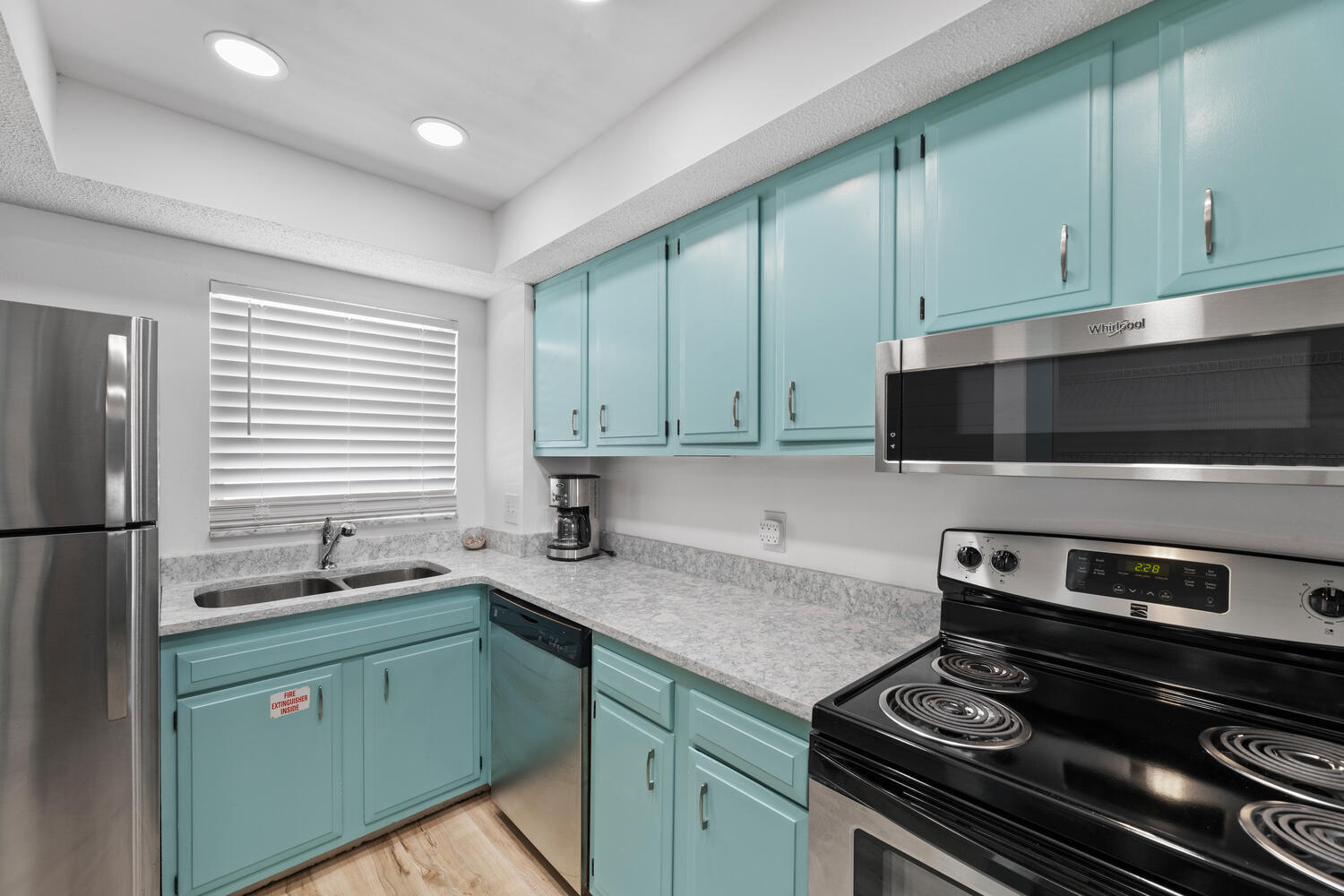 EL MATADOR CONDO - Residential